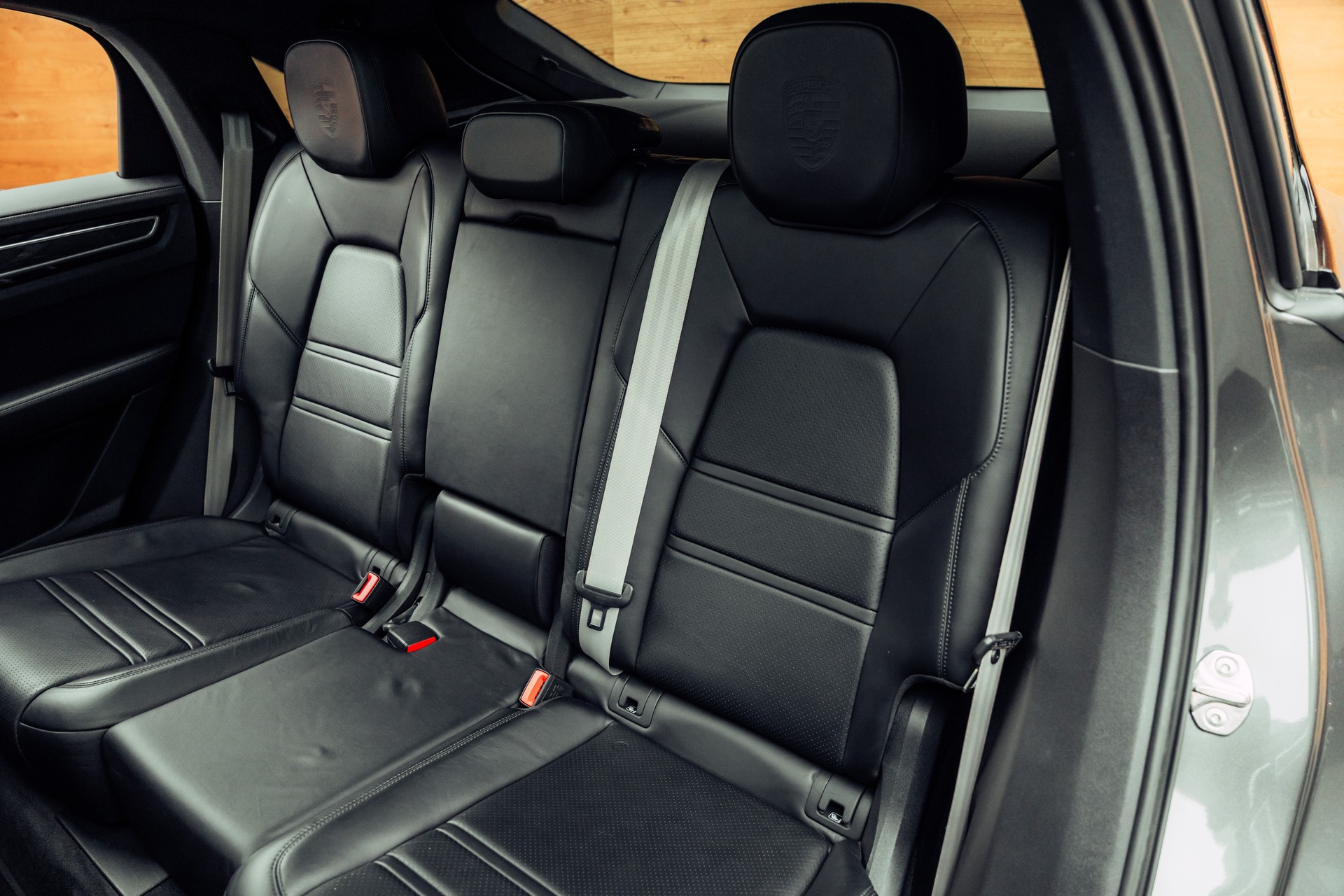 PORSCHE Cayenne Coupé E-Hybrid-image-6