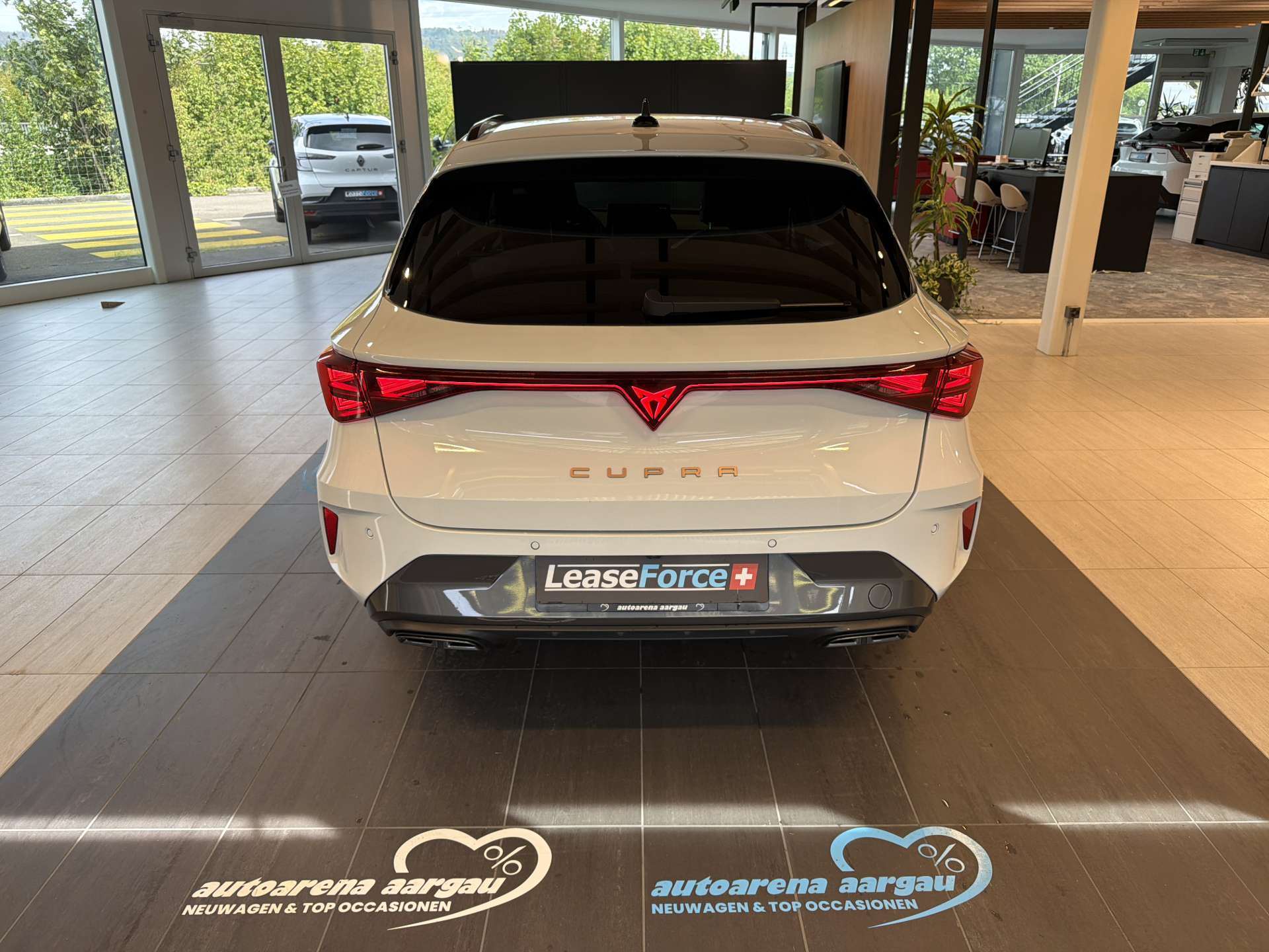 CUPRA LEON ST 2.0 TDi DSG-Automat-image-12