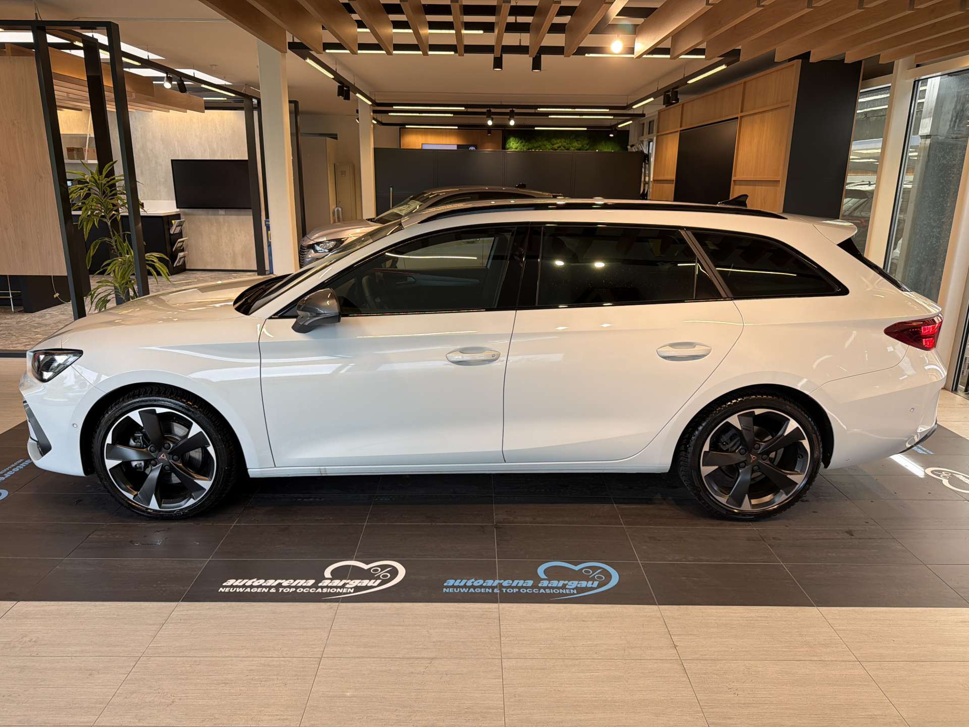 CUPRA LEON ST 2.0 TDi DSG-Automat-image-11