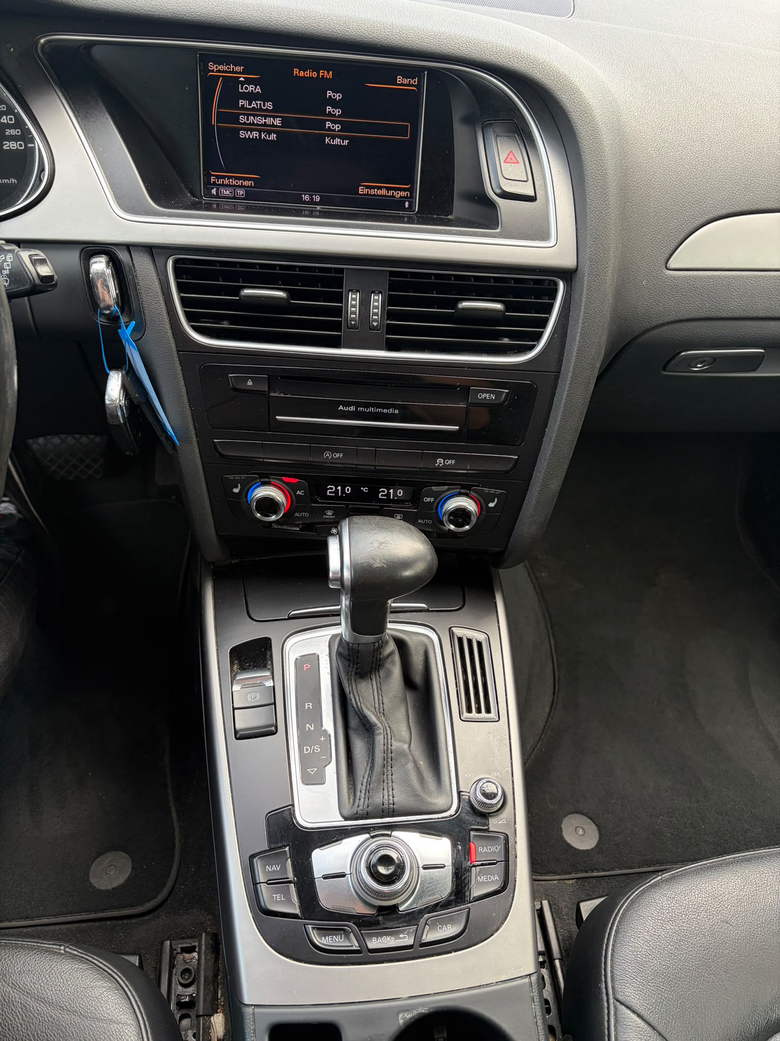 AUDI A4 Avant 2.0 TDI multitronic-image-7