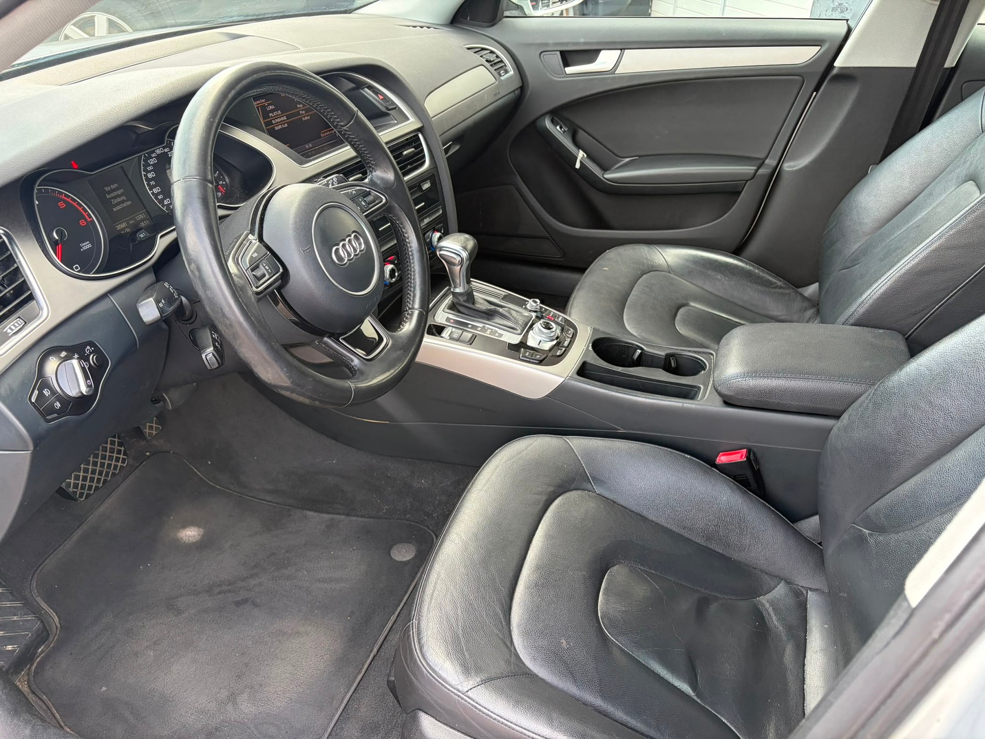 AUDI A4 Avant 2.0 TDI multitronic-image-10