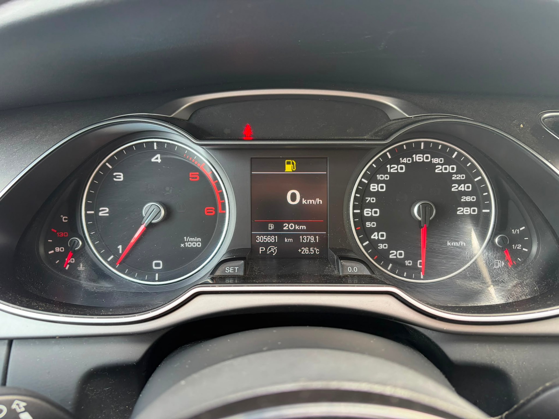 AUDI A4 Avant 2.0 TDI multitronic-image-8