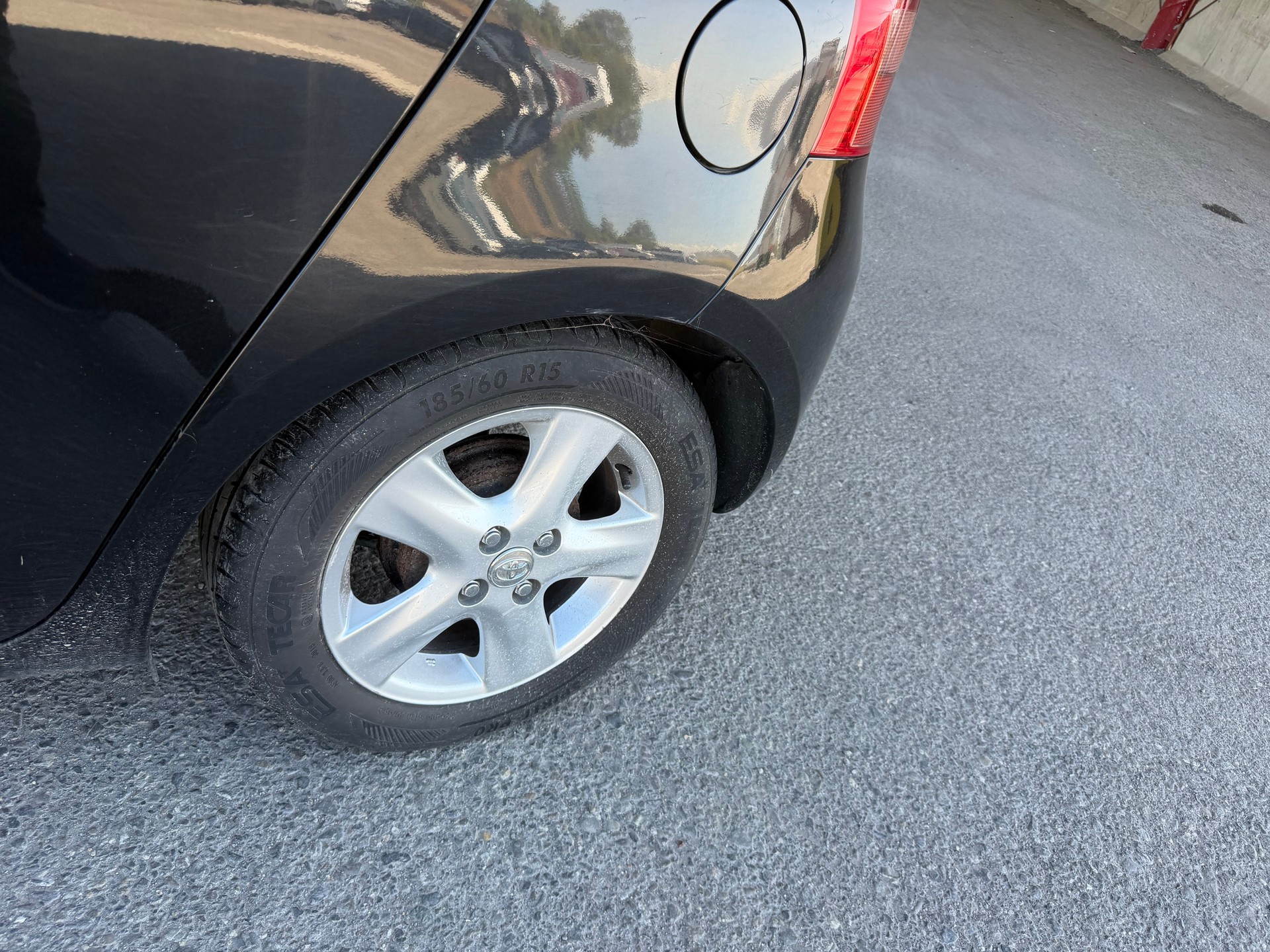 TOYOTA Yaris 1.3 Linea Sol-image-12