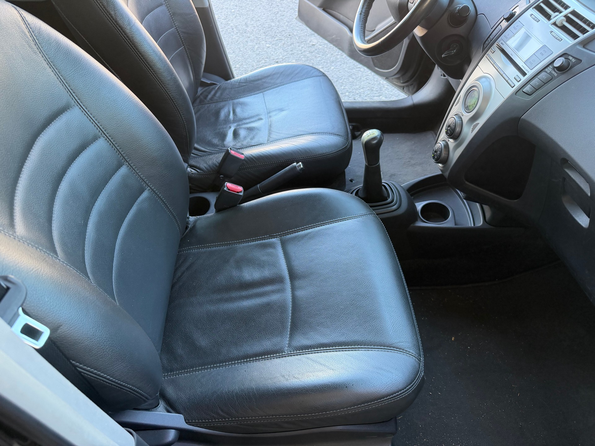 TOYOTA Yaris 1.3 Linea Sol-image-8