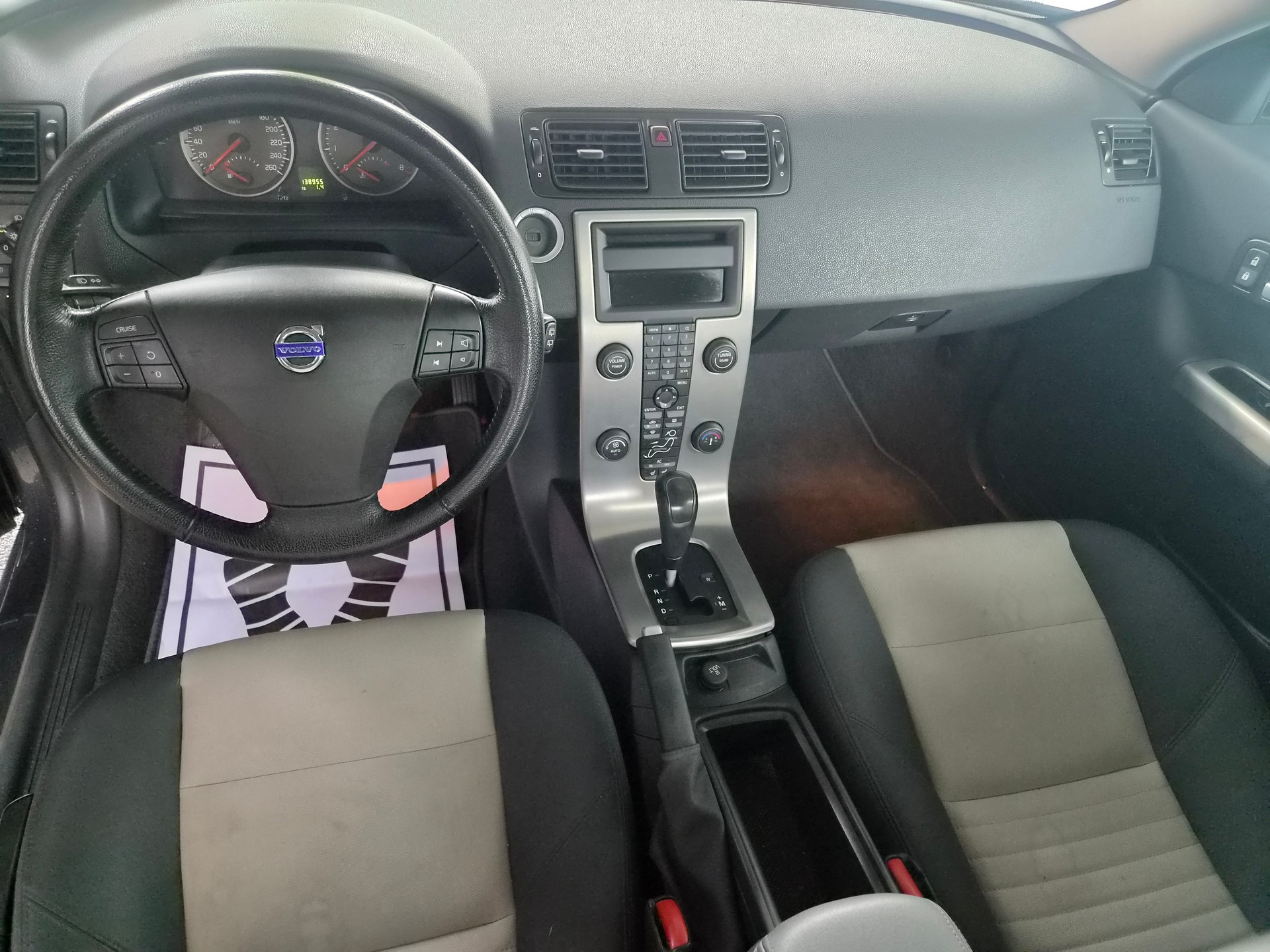 VOLVO C30 T5 Momentum-image-11