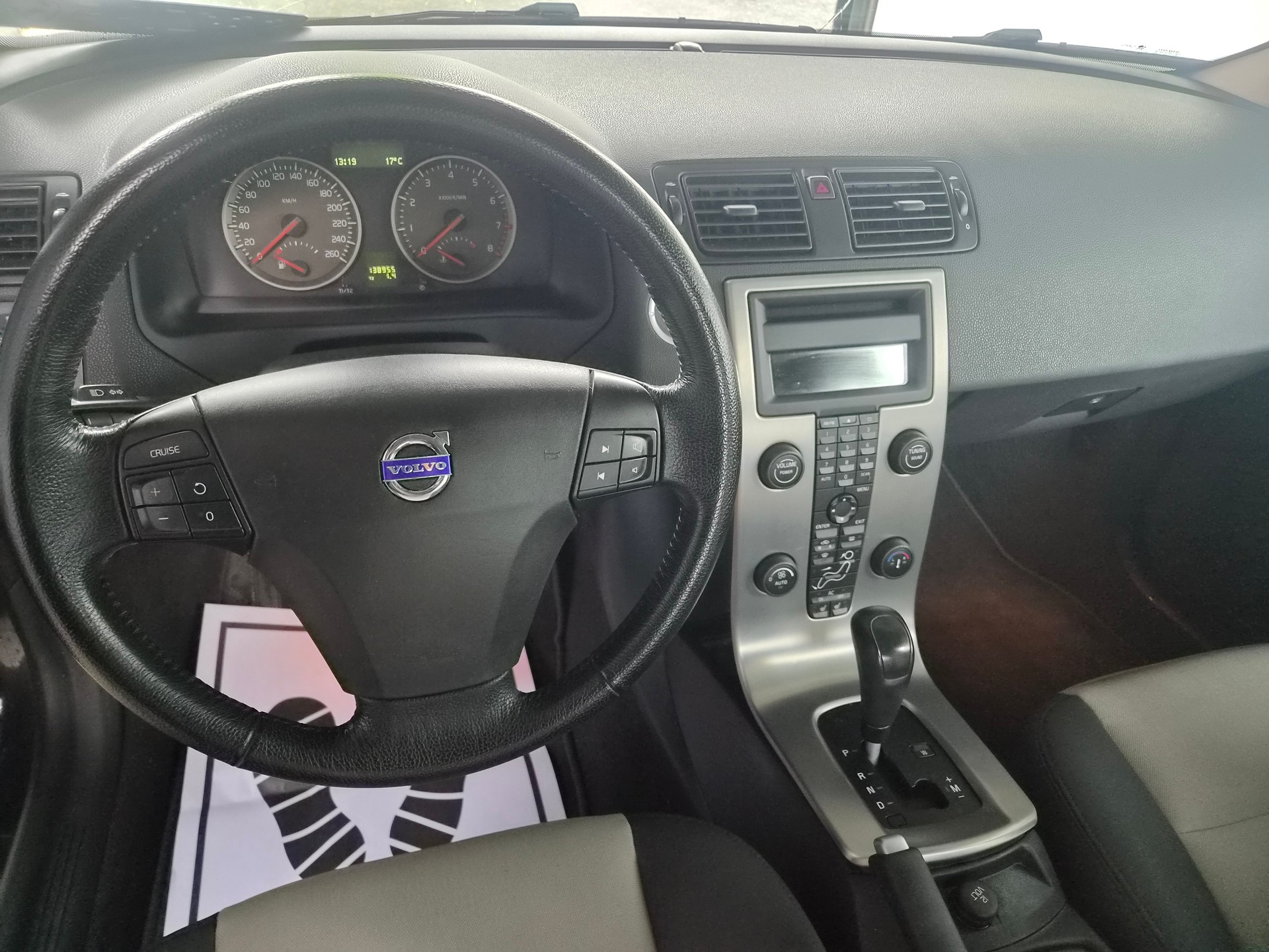 VOLVO C30 T5 Momentum-image-10
