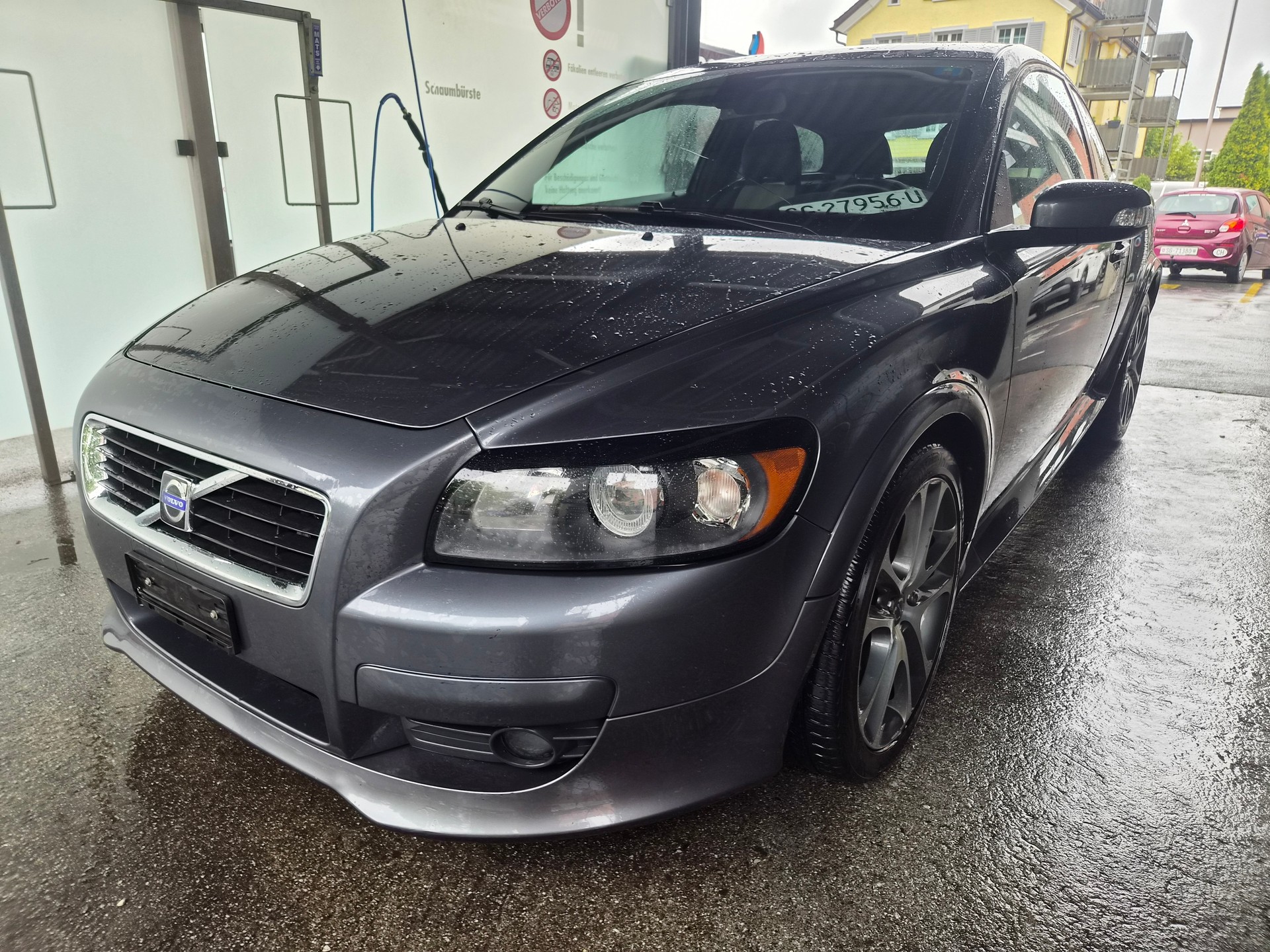 VOLVO C30 T5 Momentum-image-2