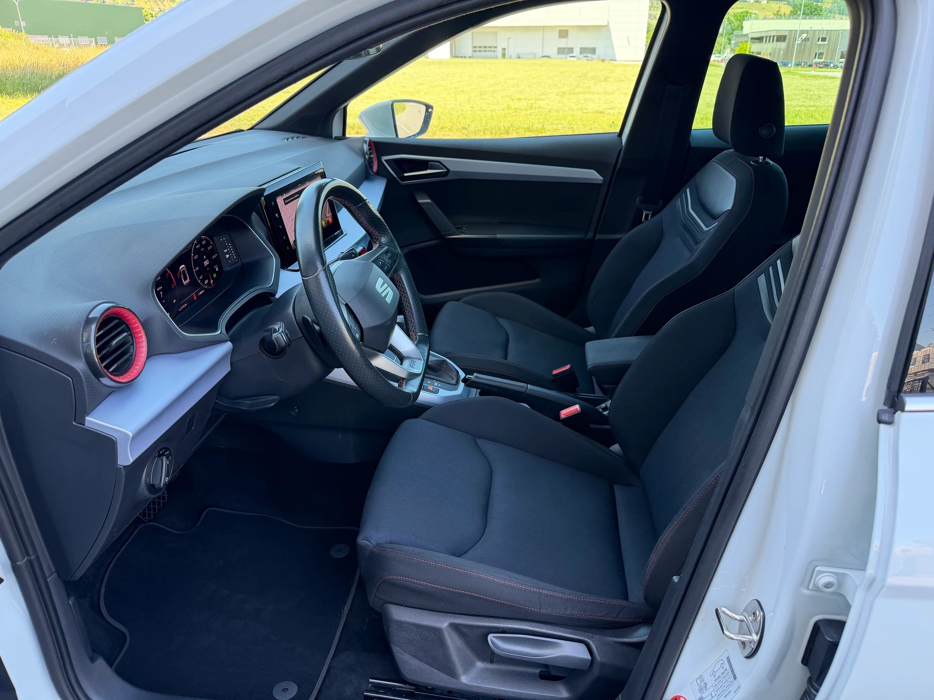 SEAT Arona 1.0 TSI Eco FR DSG-image-6