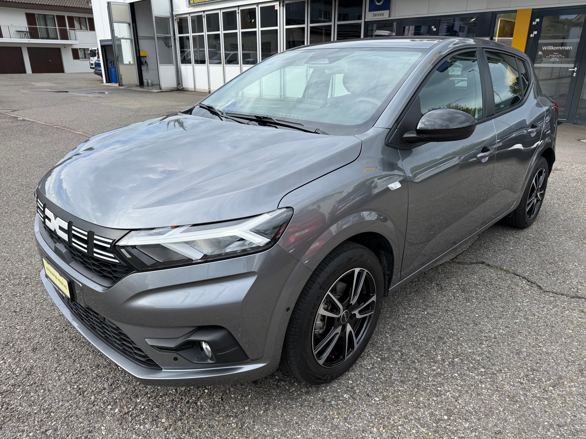 DACIA Sandero TCe 90 Journey-image-1