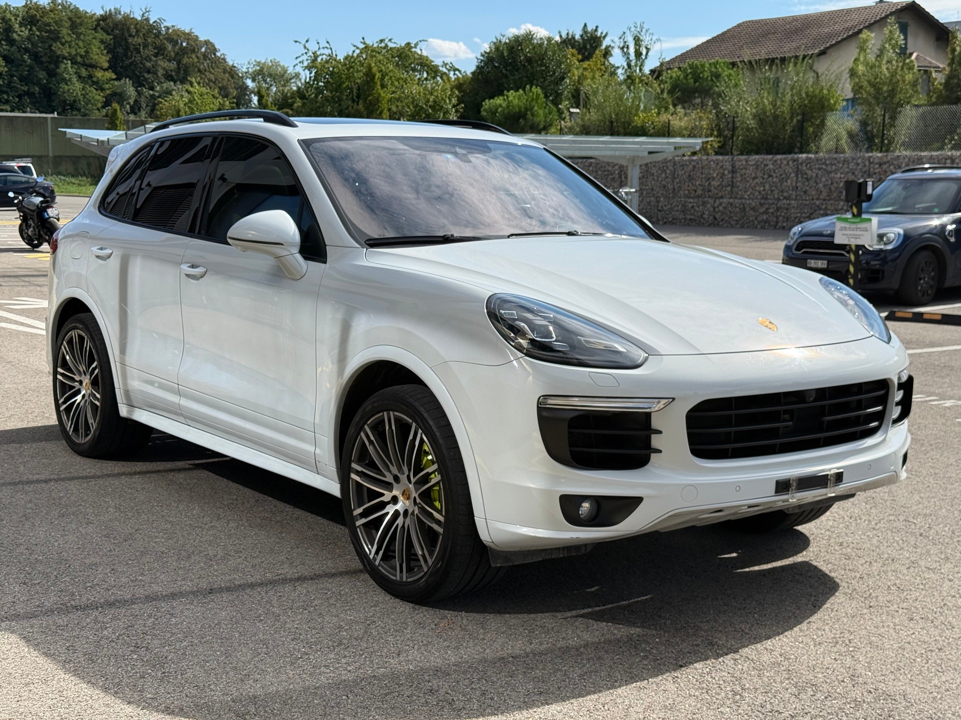 PORSCHE Cayenne S E-Hybrid Platinum Edition-image-2