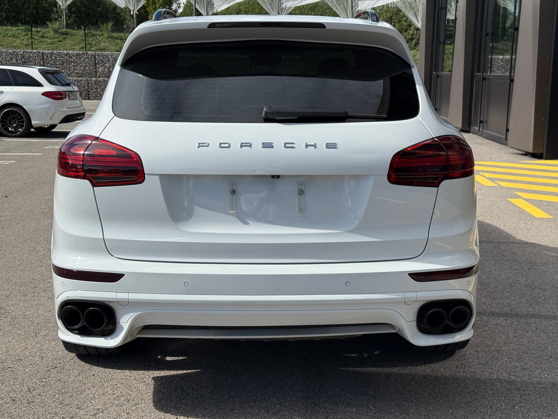PORSCHE Cayenne S E-Hybrid Platinum Edition-image-4
