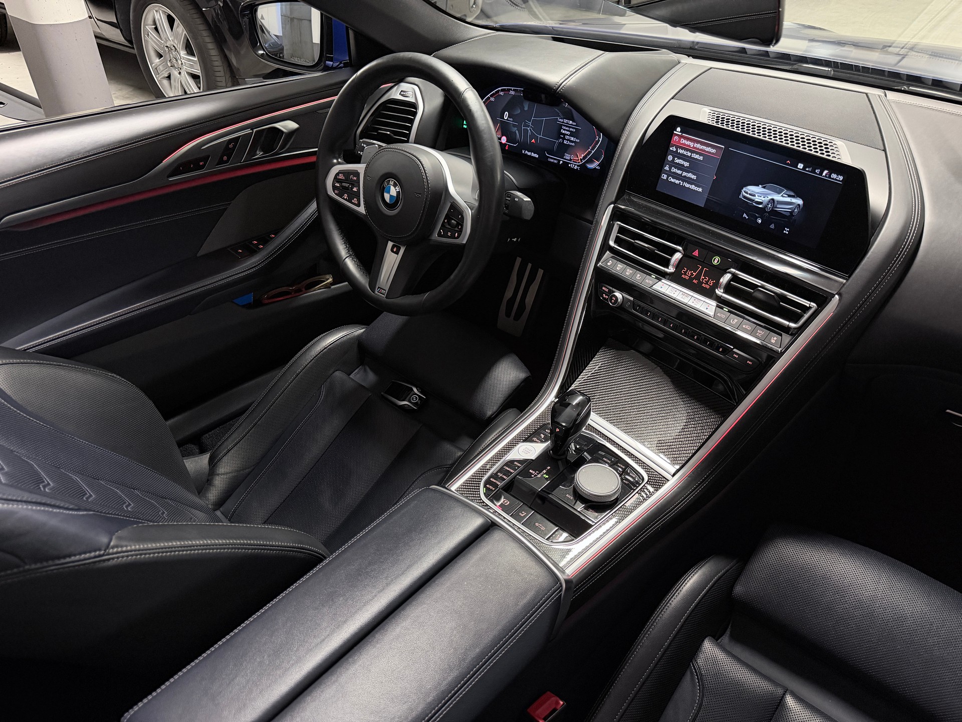 BMW 840i xDrive-image-4