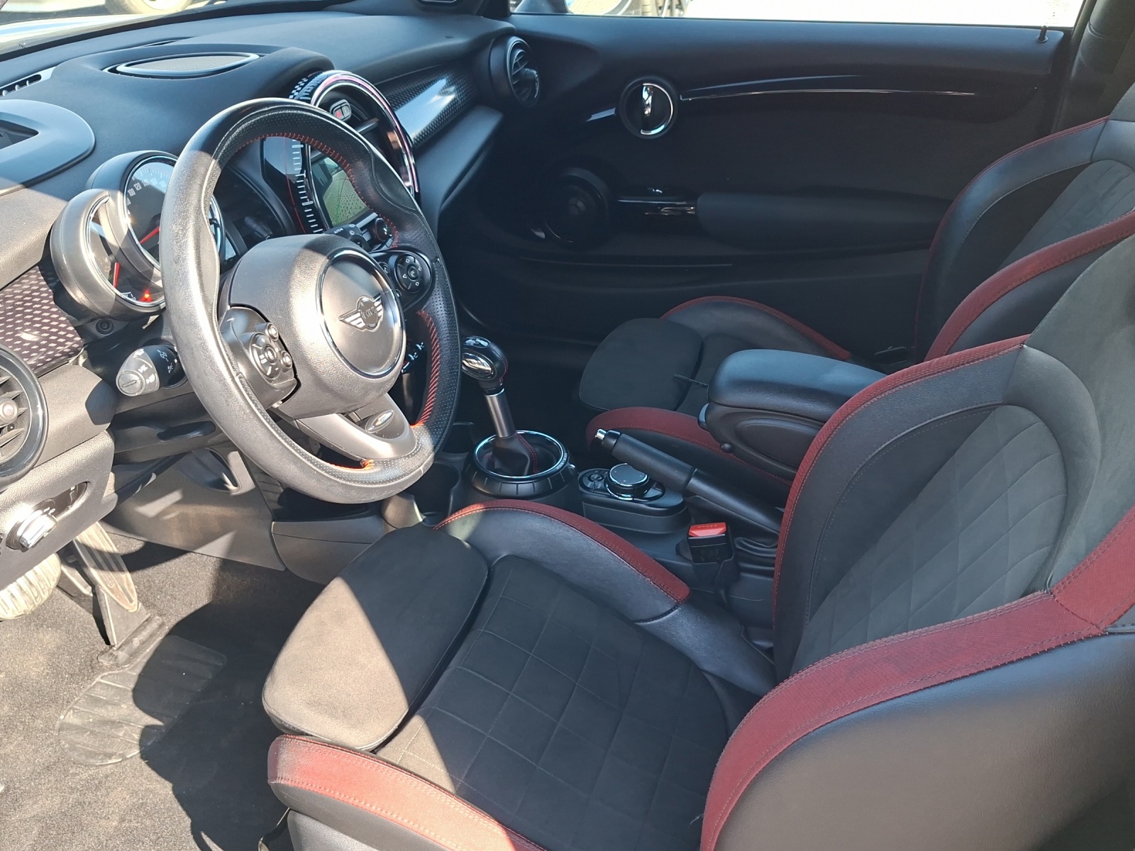 MINI Cooper John Cooper Works Steptronic-image-5