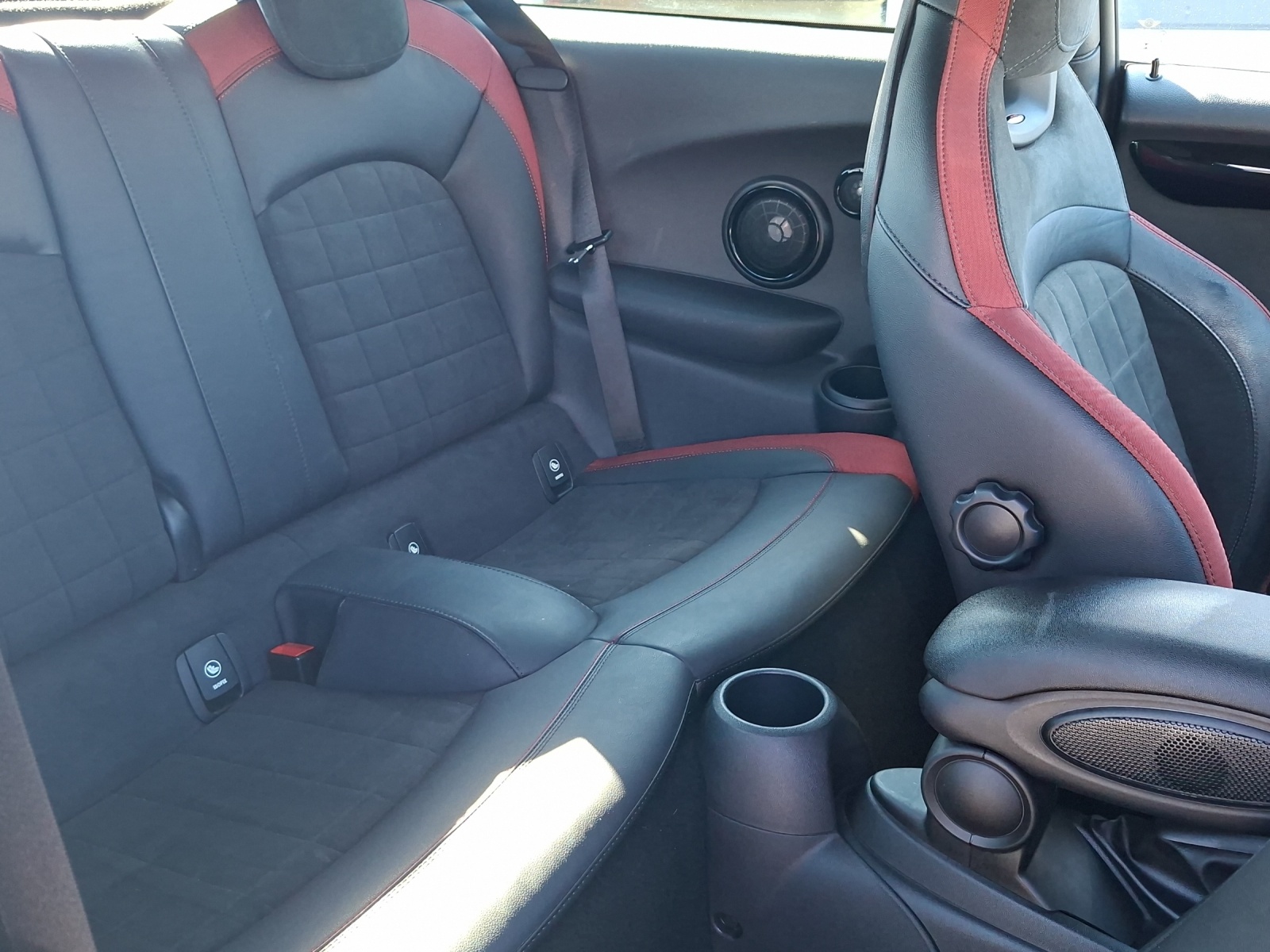 MINI Cooper John Cooper Works Steptronic-image-8