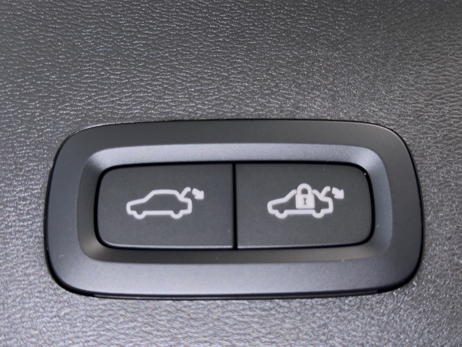 VOLVO EX40 Twin Performance Ultra AWD-image-15