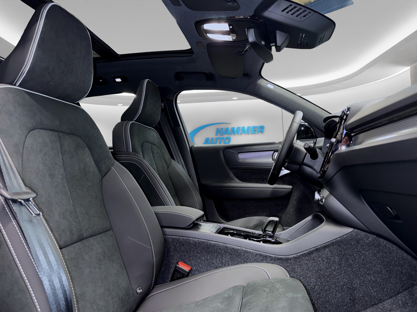 VOLVO EX40 Twin Performance Ultra AWD-image-11
