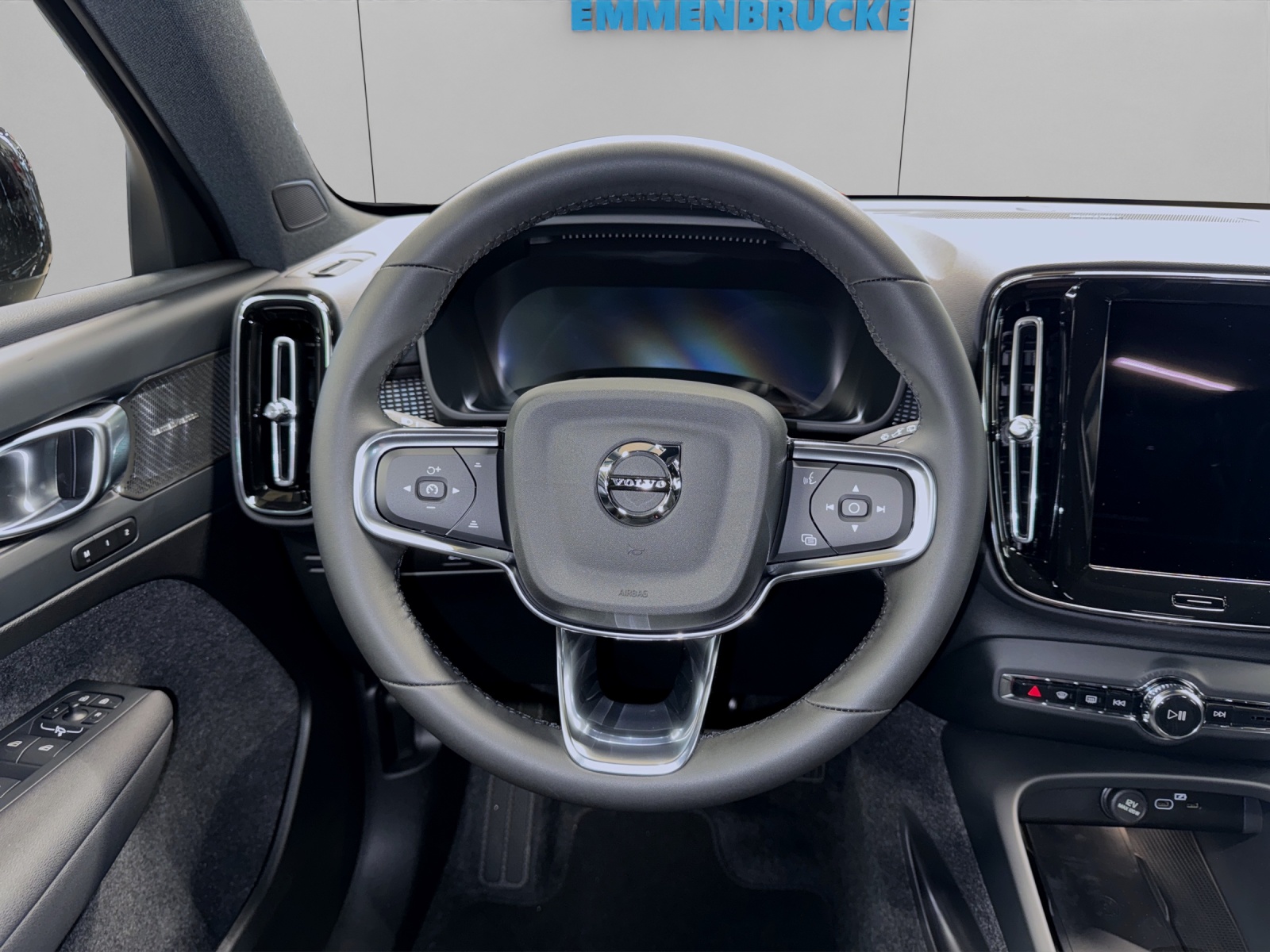 VOLVO EX40 Twin Performance Ultra AWD-image-12
