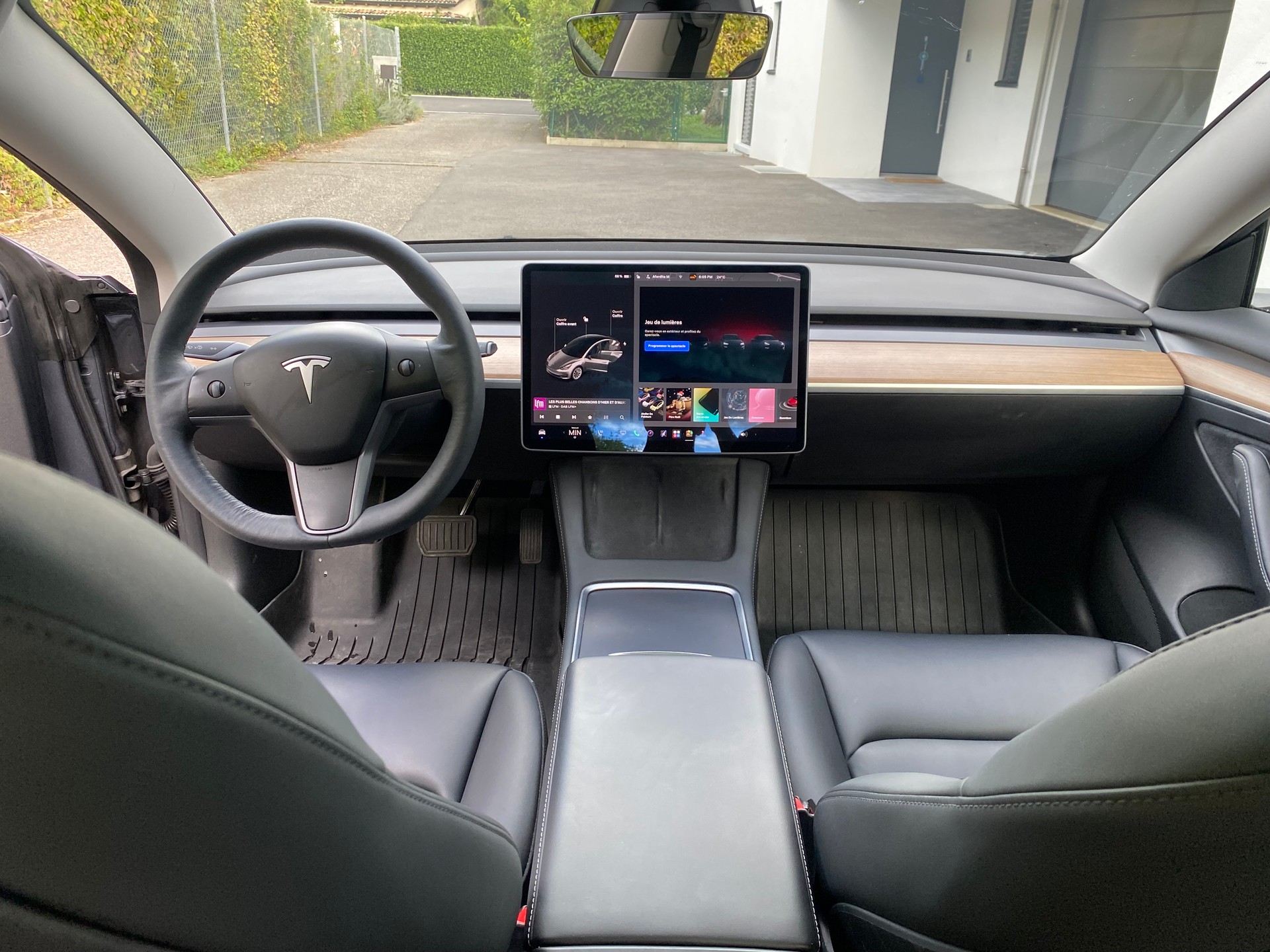 TESLA Long Range D-image-4