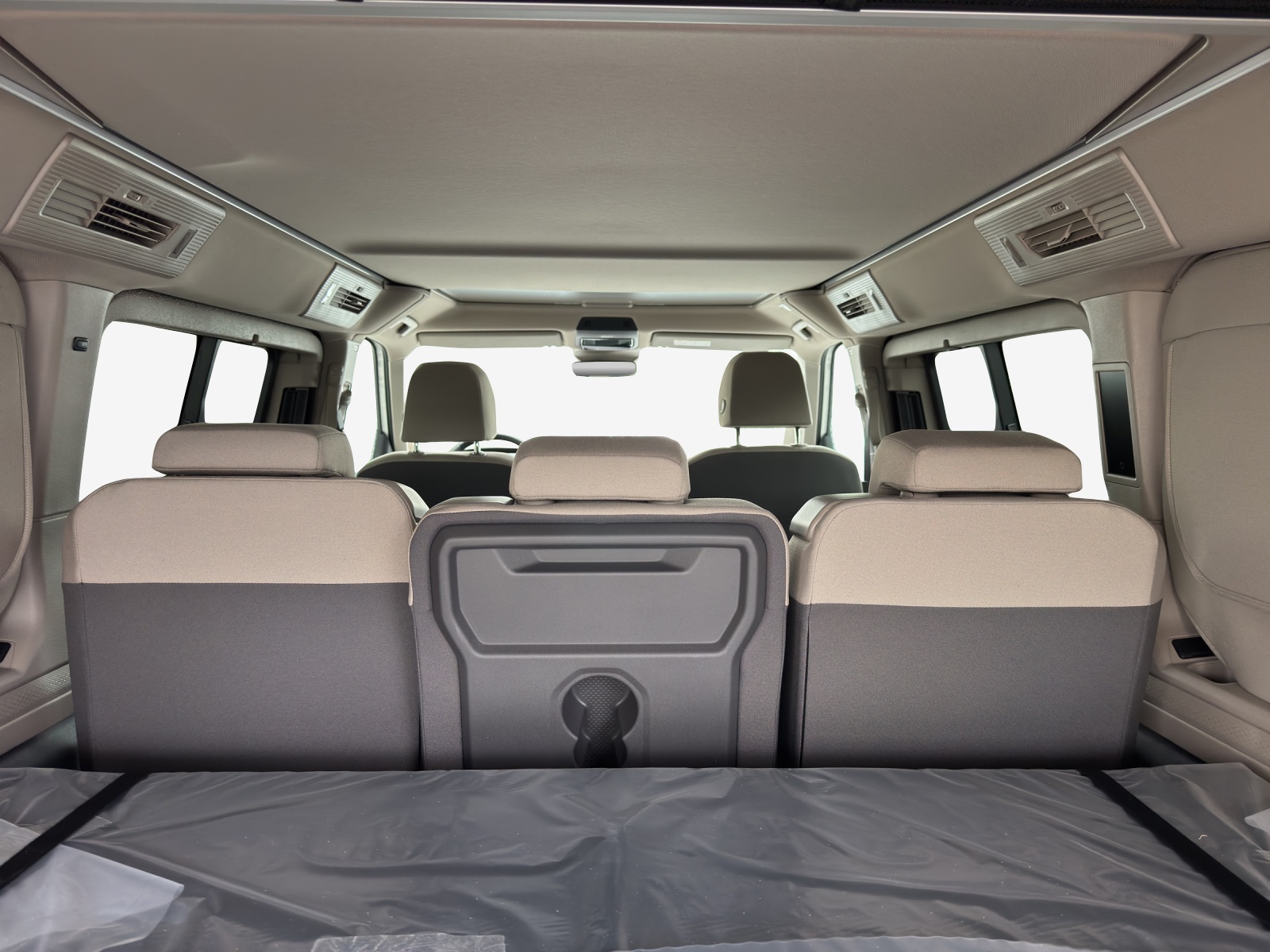 VW California 2.0 TDI Beach Camper-image-14