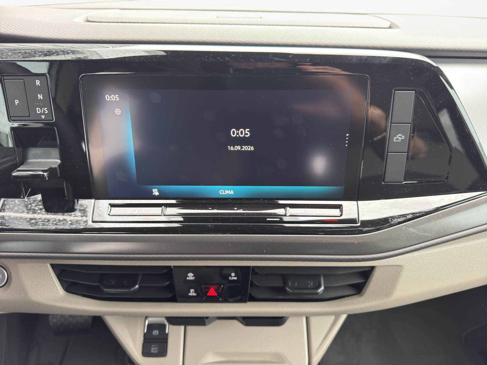 VW California 2.0 TDI Beach Camper-image-10