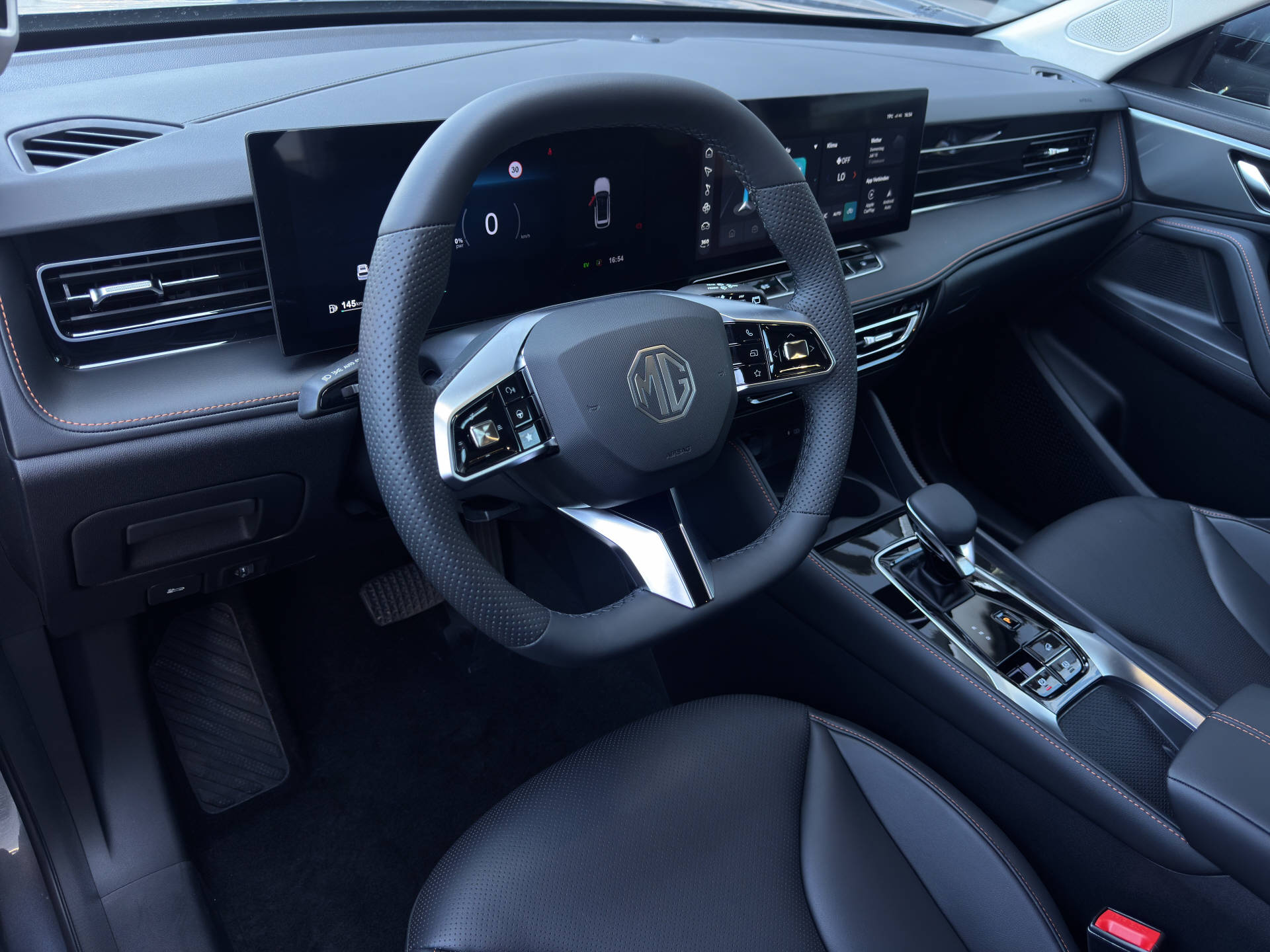 MG HS 1.5 Hybrid Luxury-image-13