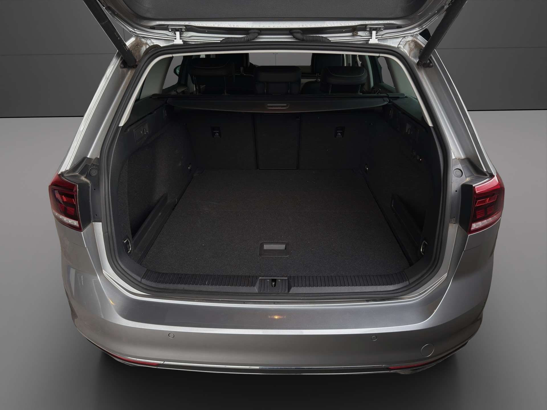 VW Passat 2.0 TDI BMT Elegance 4Motion DSG-image-3