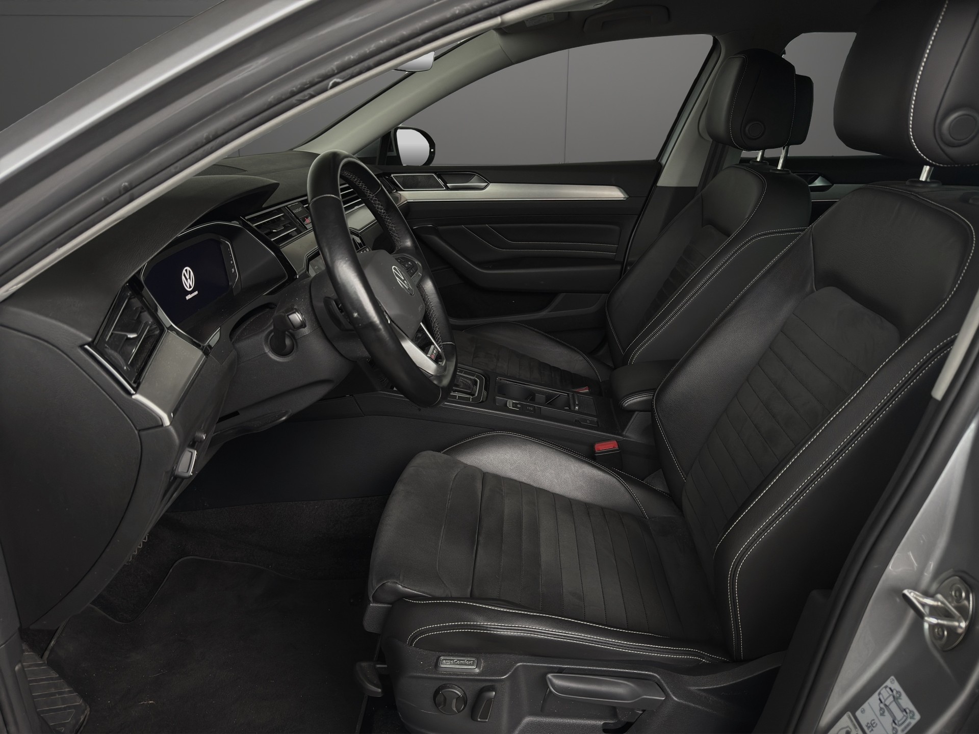 VW Passat 2.0 TDI BMT Elegance 4Motion DSG-image-6