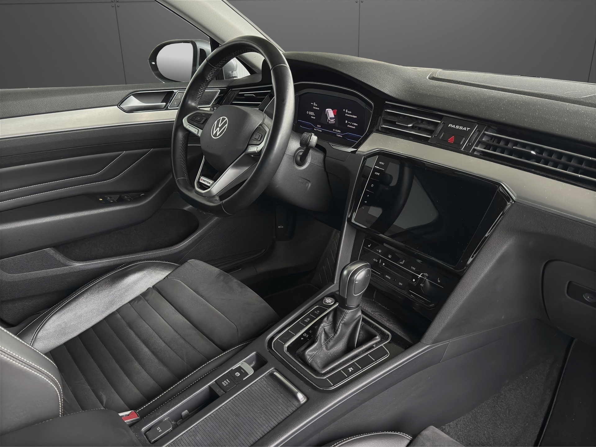 VW Passat 2.0 TDI BMT Elegance 4Motion DSG-image-11