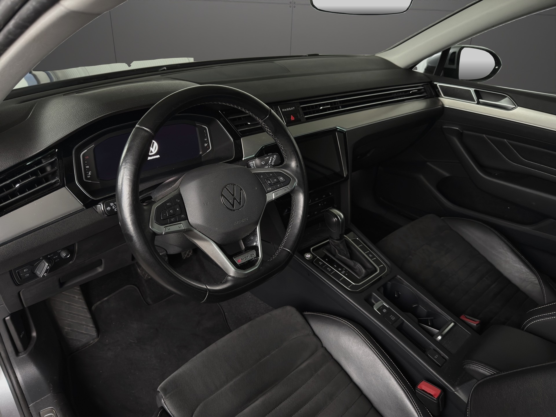 VW Passat 2.0 TDI BMT Elegance 4Motion DSG-image-7