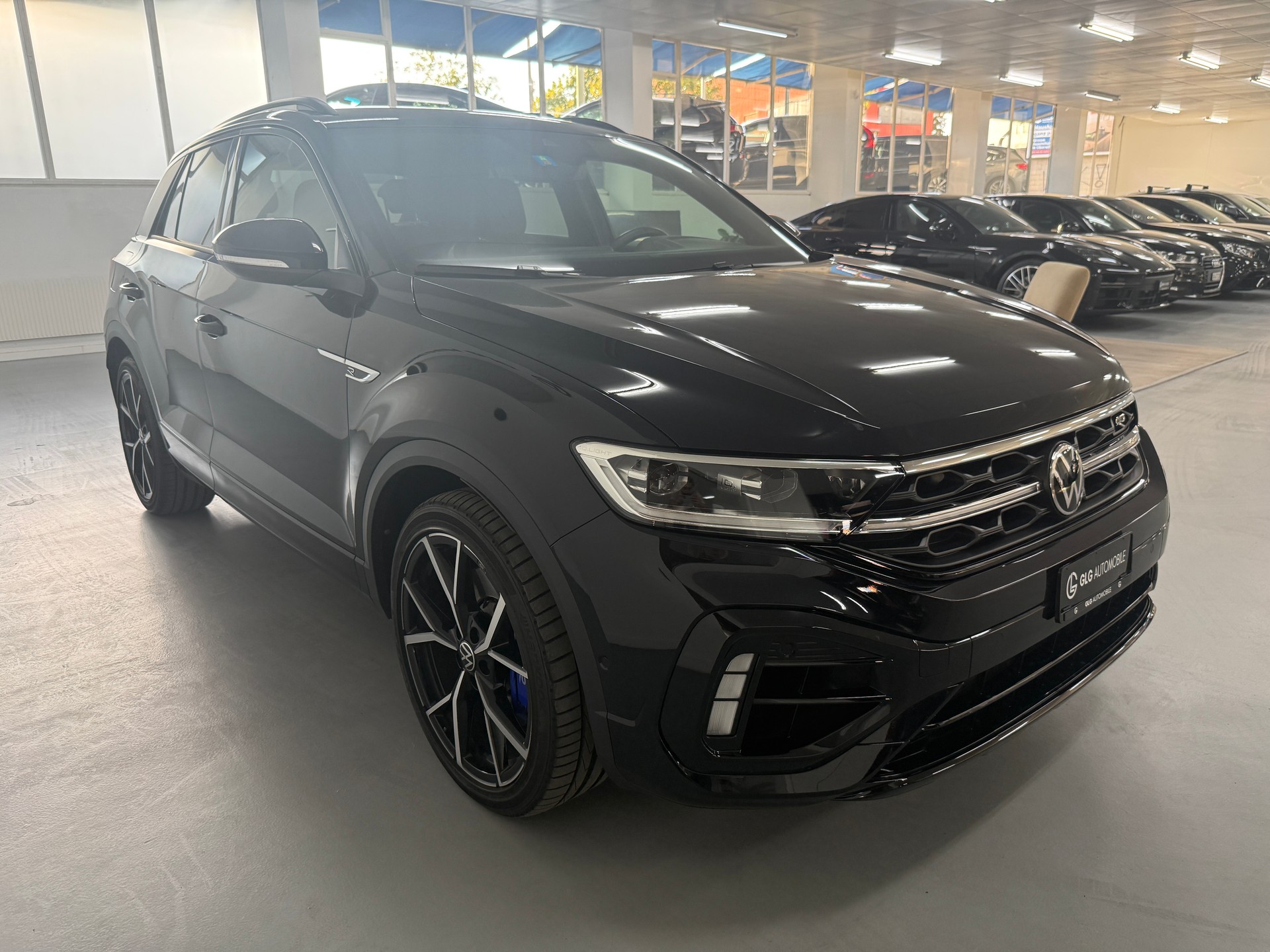 VW T-Roc 2.0 TSI R DSG 4Motion-image-2