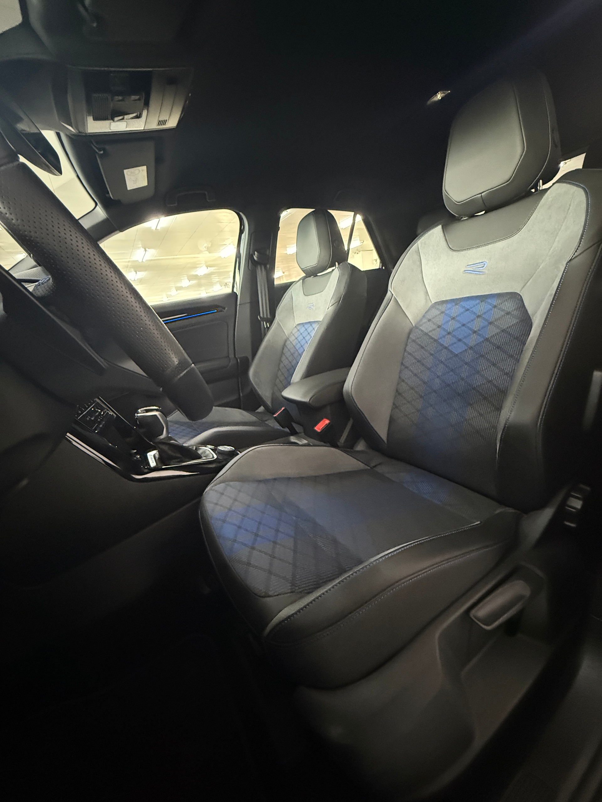 VW T-Roc 2.0 TSI R DSG 4Motion-image-7