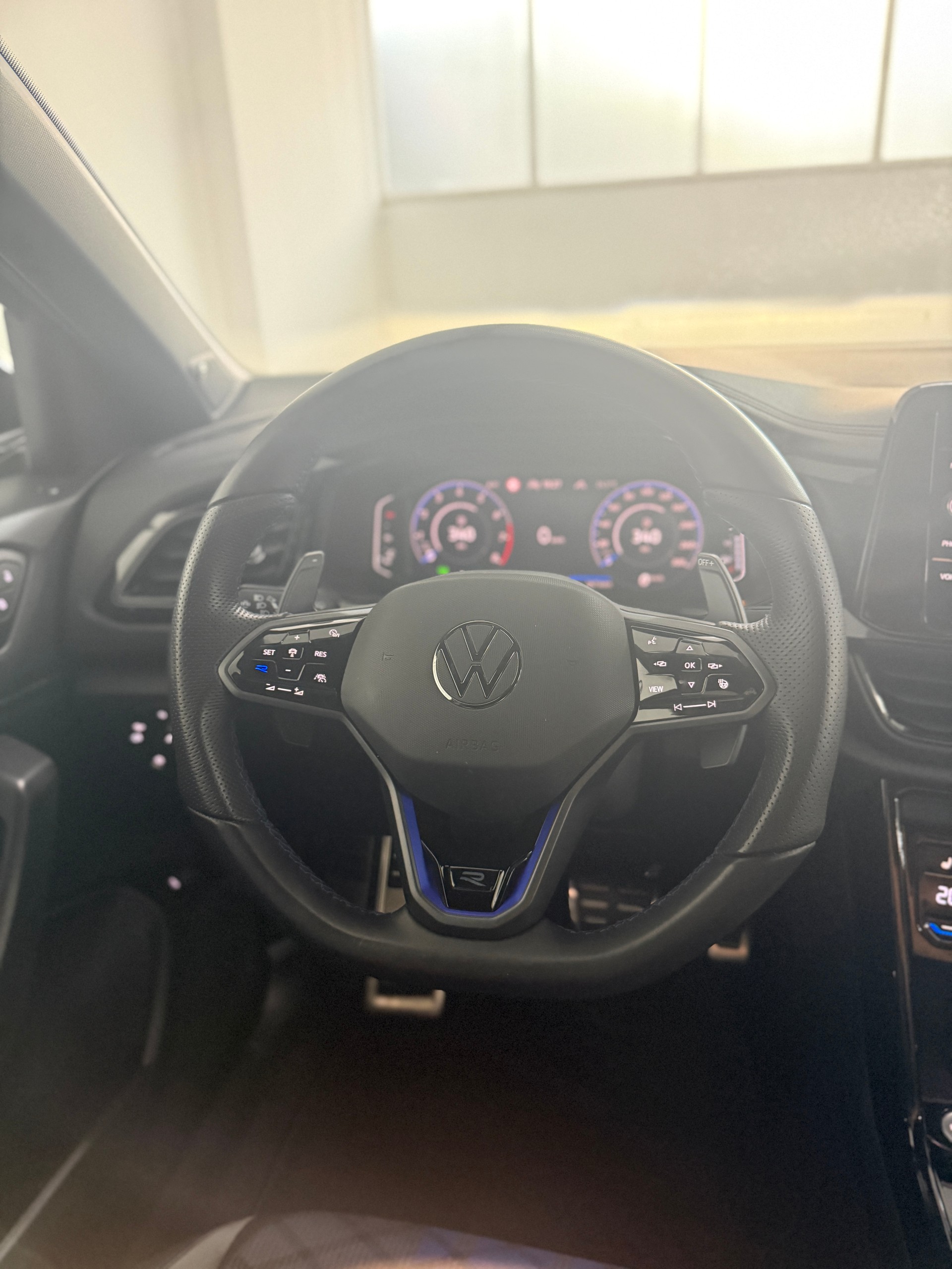 VW T-Roc 2.0 TSI R DSG 4Motion-image-10