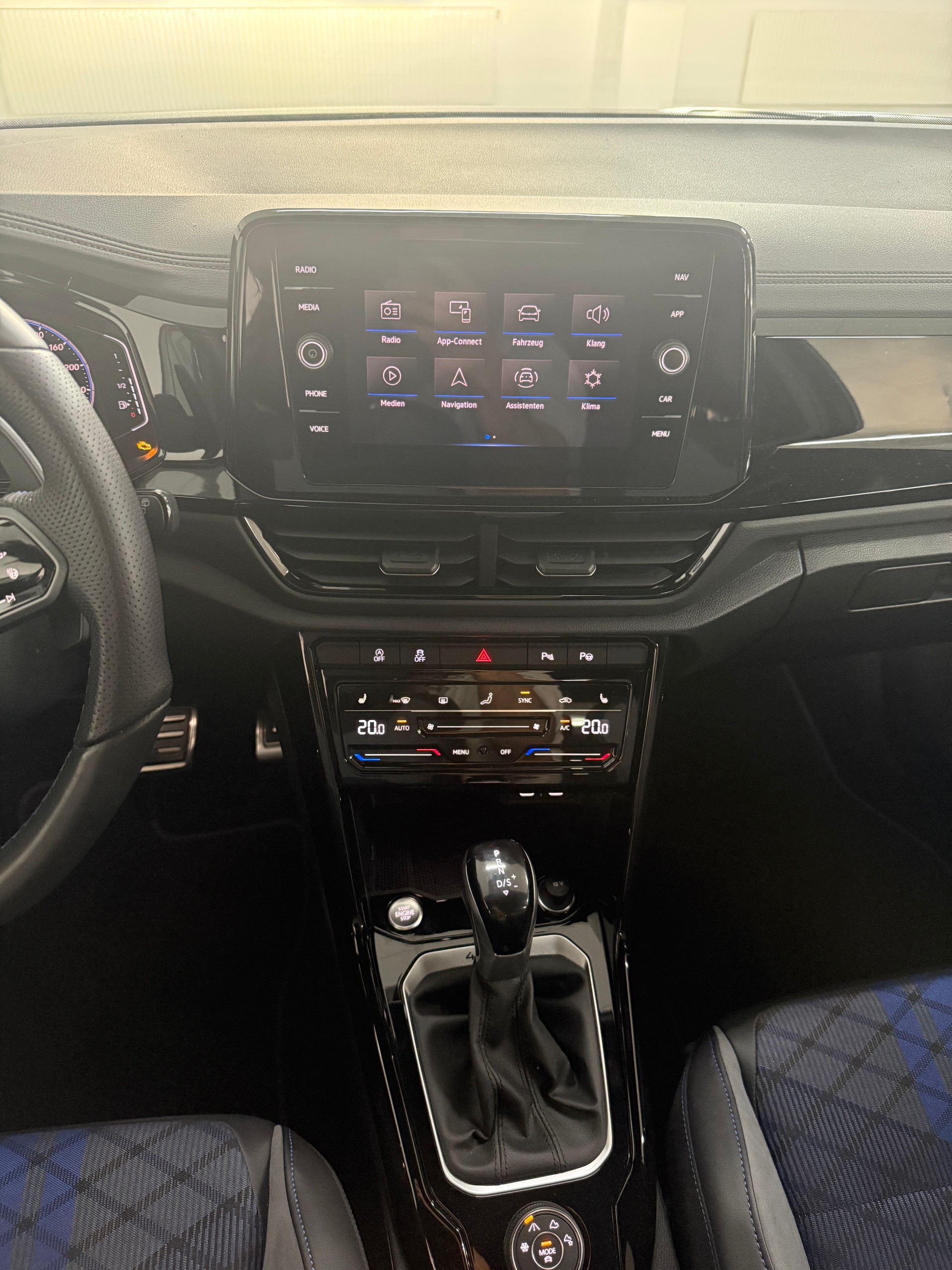 VW T-Roc 2.0 TSI R DSG 4Motion-image-9