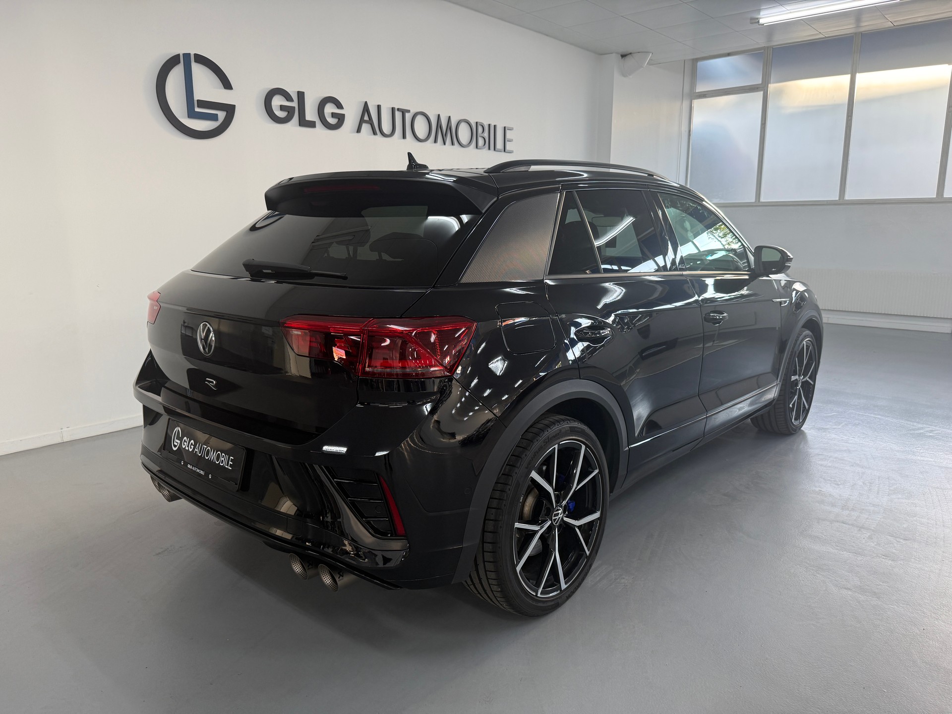 VW T-Roc 2.0 TSI R DSG 4Motion-image-3
