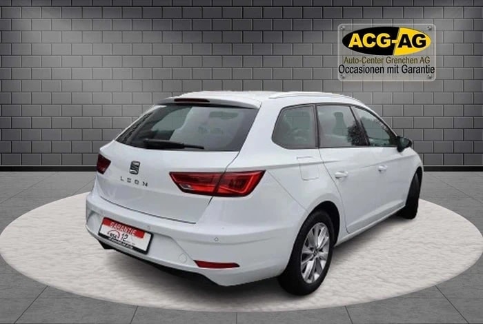 SEAT Leon ST 2.0 TDI CR Style DSG ** Gr.Navi ** PDC ** Abstandsregelsystem ** Sitzheizung **-image-4