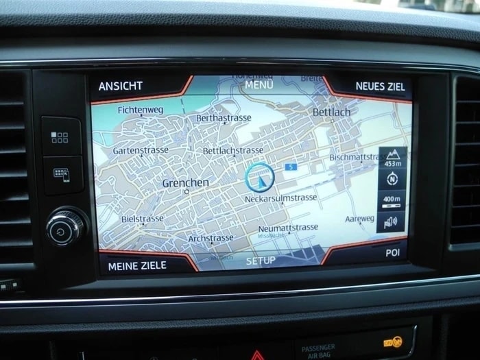 SEAT Leon ST 2.0 TDI CR Style DSG ** Gr.Navi ** PDC ** Abstandsregelsystem ** Sitzheizung **-image-6