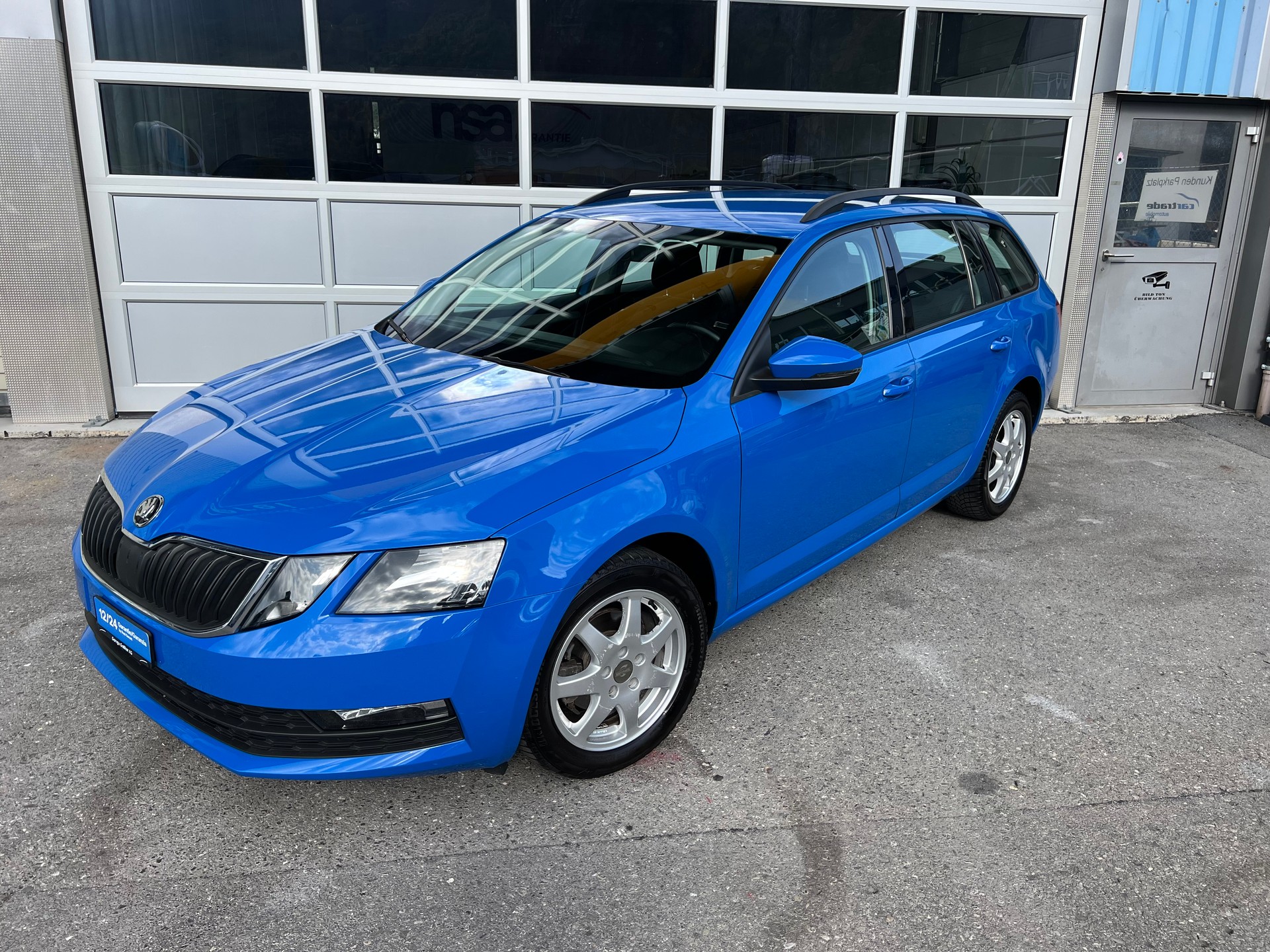 SKODA Octavia Combi 1.6 TDI Ambition-image-6