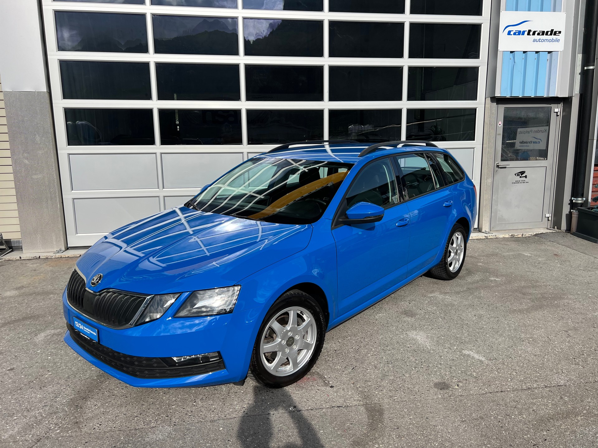 SKODA Octavia Combi 1.6 TDI Ambition-image-0