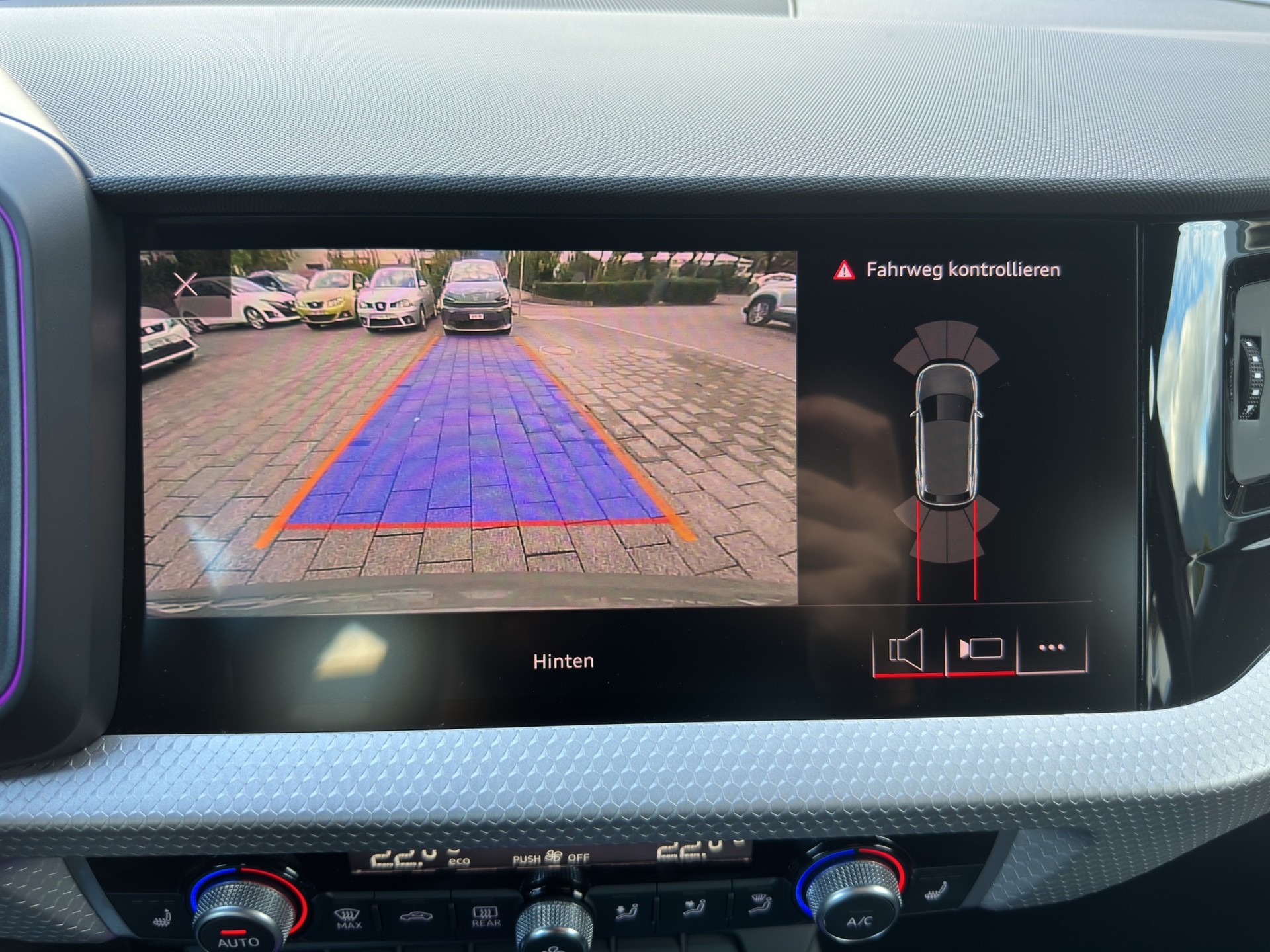 AUDI A1 Sportback 30 TFSI S Line S-tronic-image-24