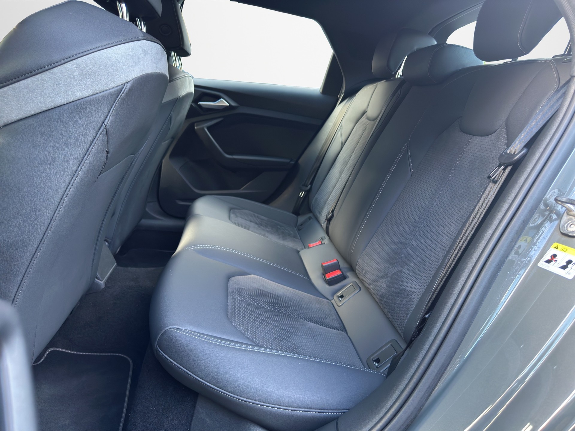 AUDI A1 Sportback 30 TFSI S Line S-tronic-image-12