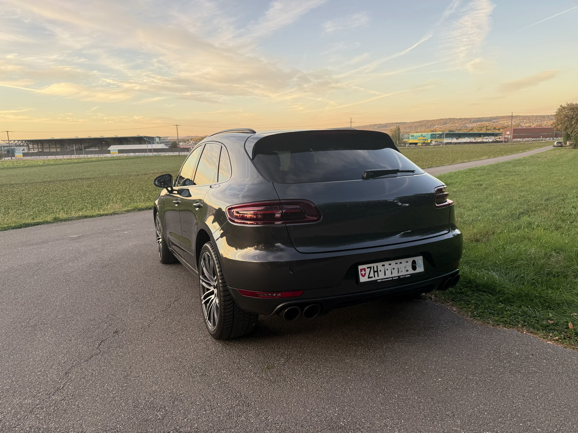 PORSCHE 3.0 V6 GTS-image-6