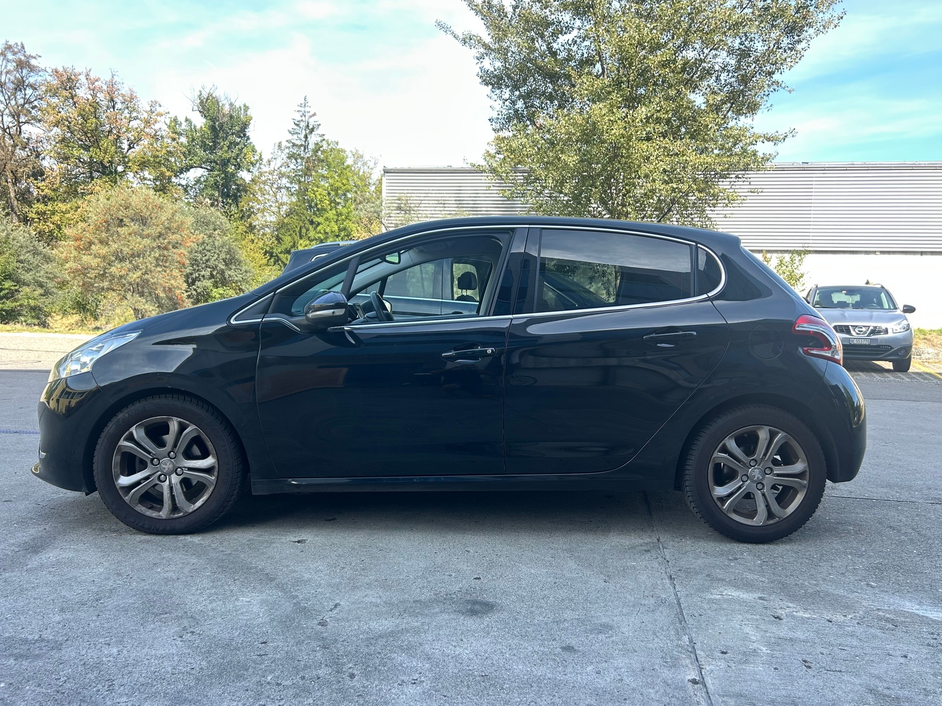 PEUGEOT 208 1.6 VTI Intuitive-image-6
