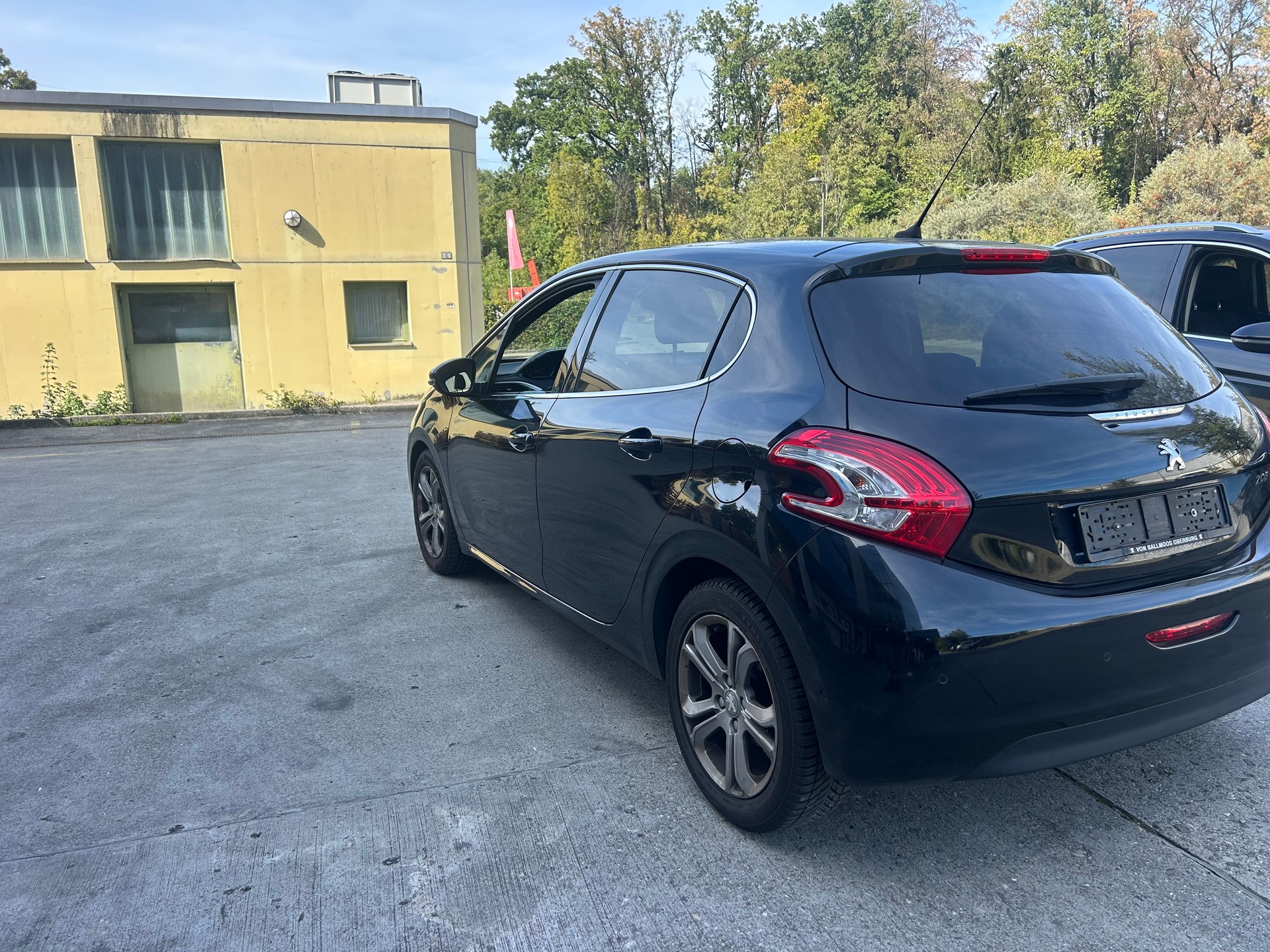 PEUGEOT 208 1.6 VTI Intuitive-image-2