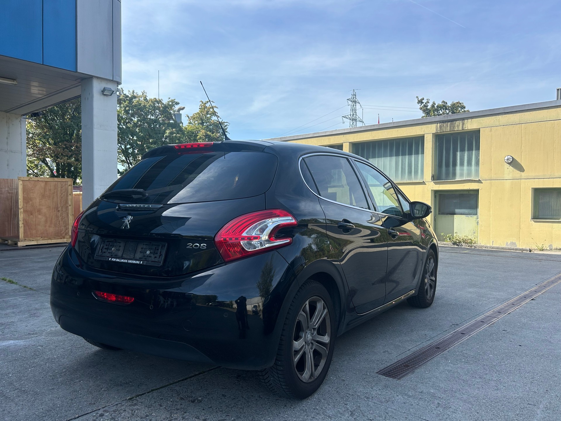 PEUGEOT 208 1.6 VTI Intuitive-image-4