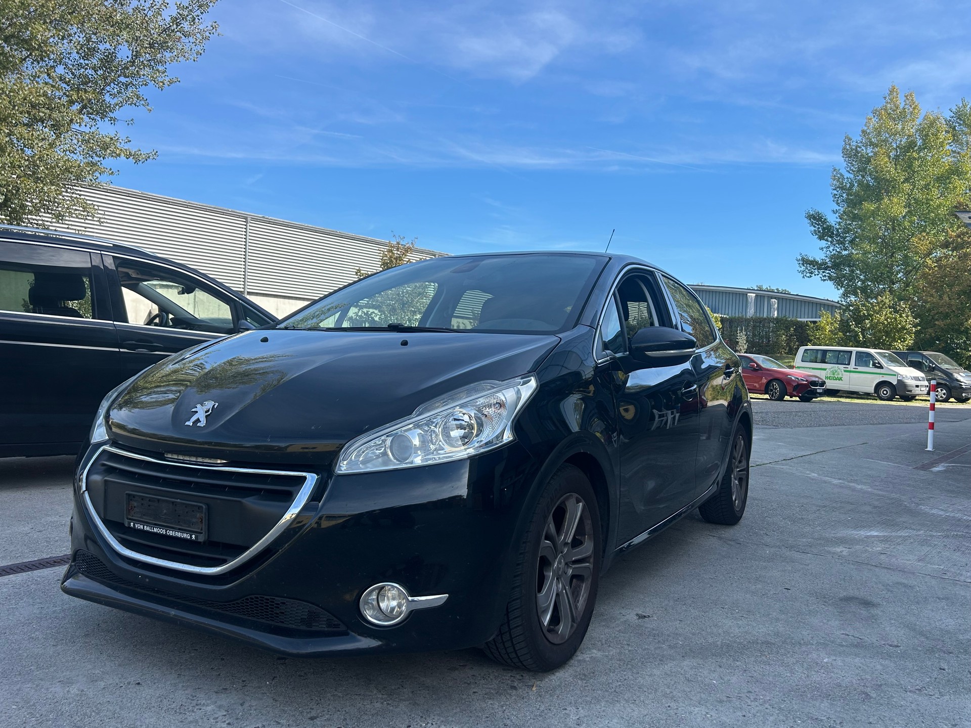 PEUGEOT 208 1.6 VTI Intuitive-image-1