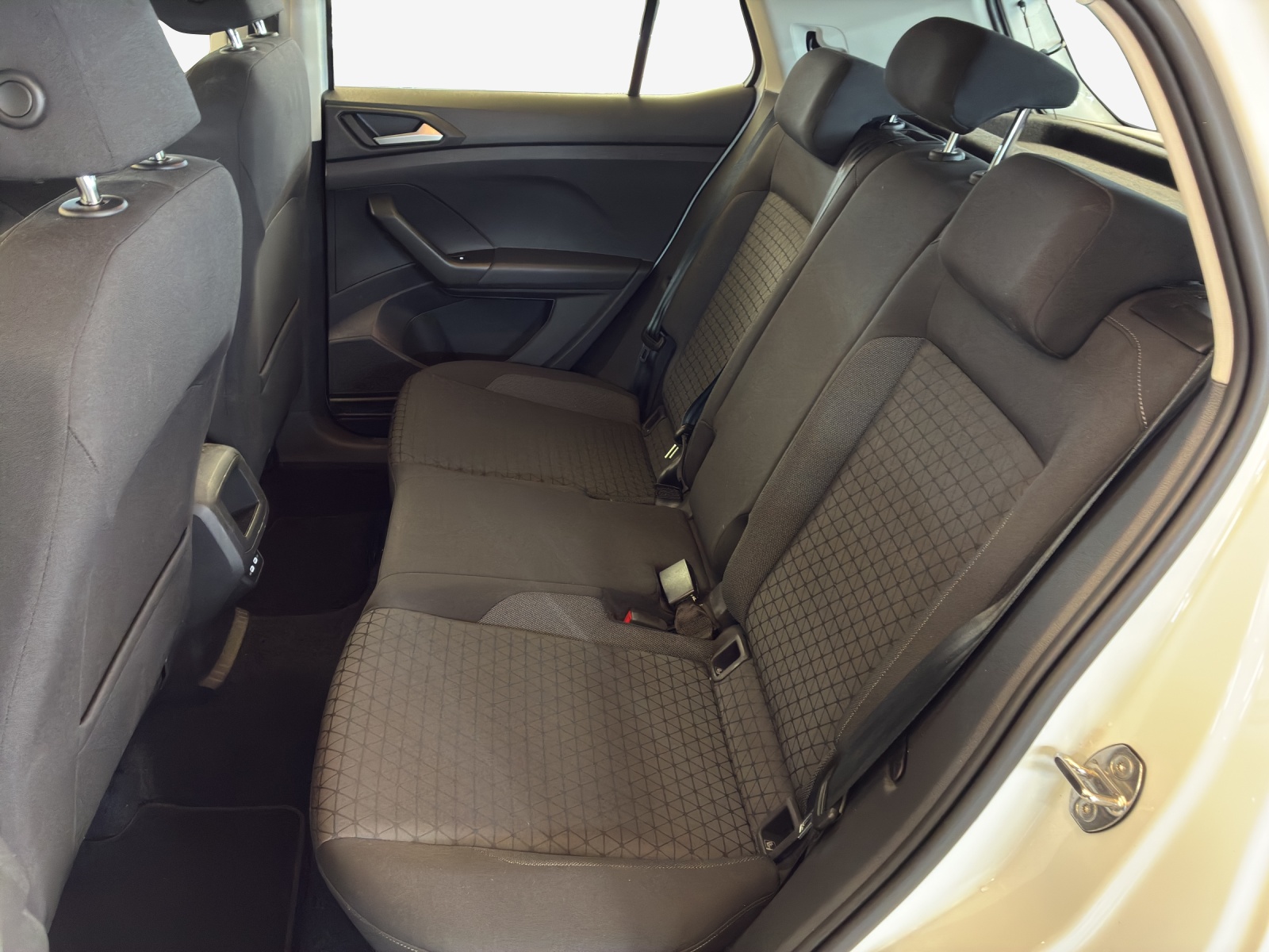 VW T-Cross 1.0 TSI Life Limited DSG-image-11