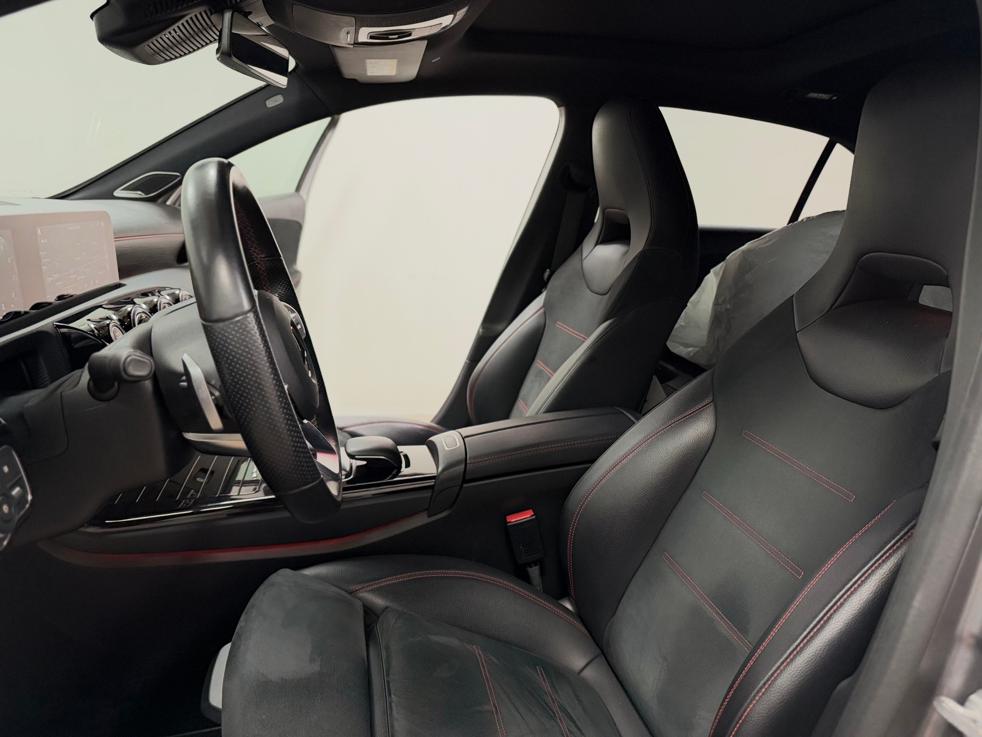 MERCEDES-BENZ A 250 AMG Line 7G-DCT-image-5