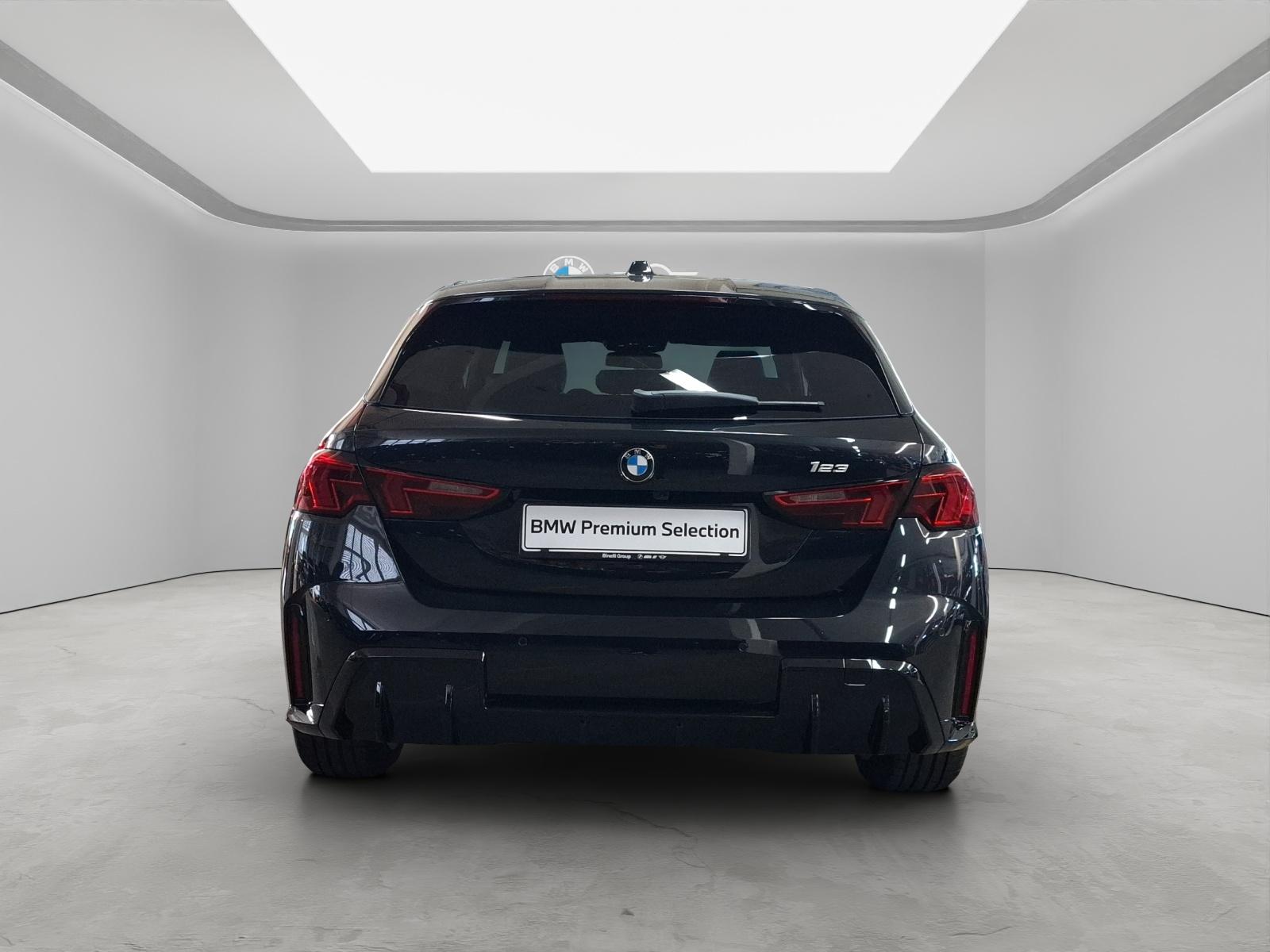 BMW 1er Reihe F70 123 xDrive-image-14