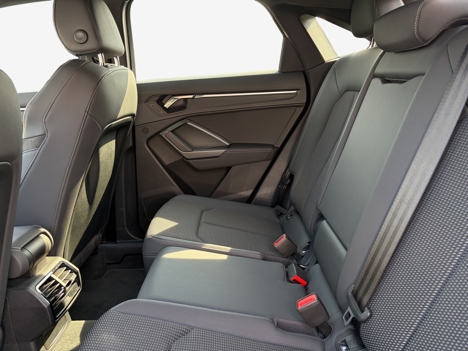 AUDI Q3 Sportback 35 TFSI S line Attraction S-tronic-image-11