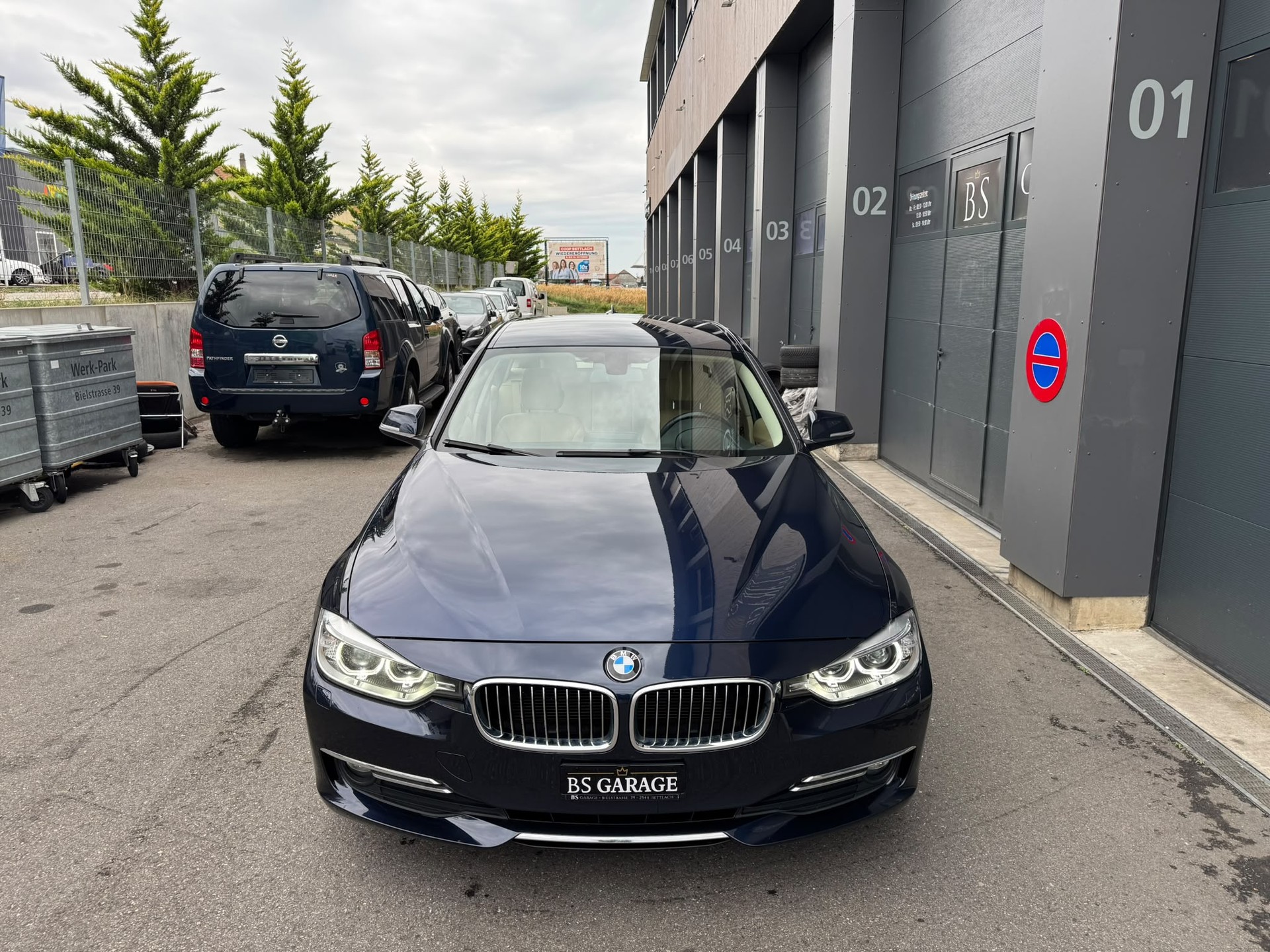 BMW 320d Touring Luxury Line Steptronic-image-2